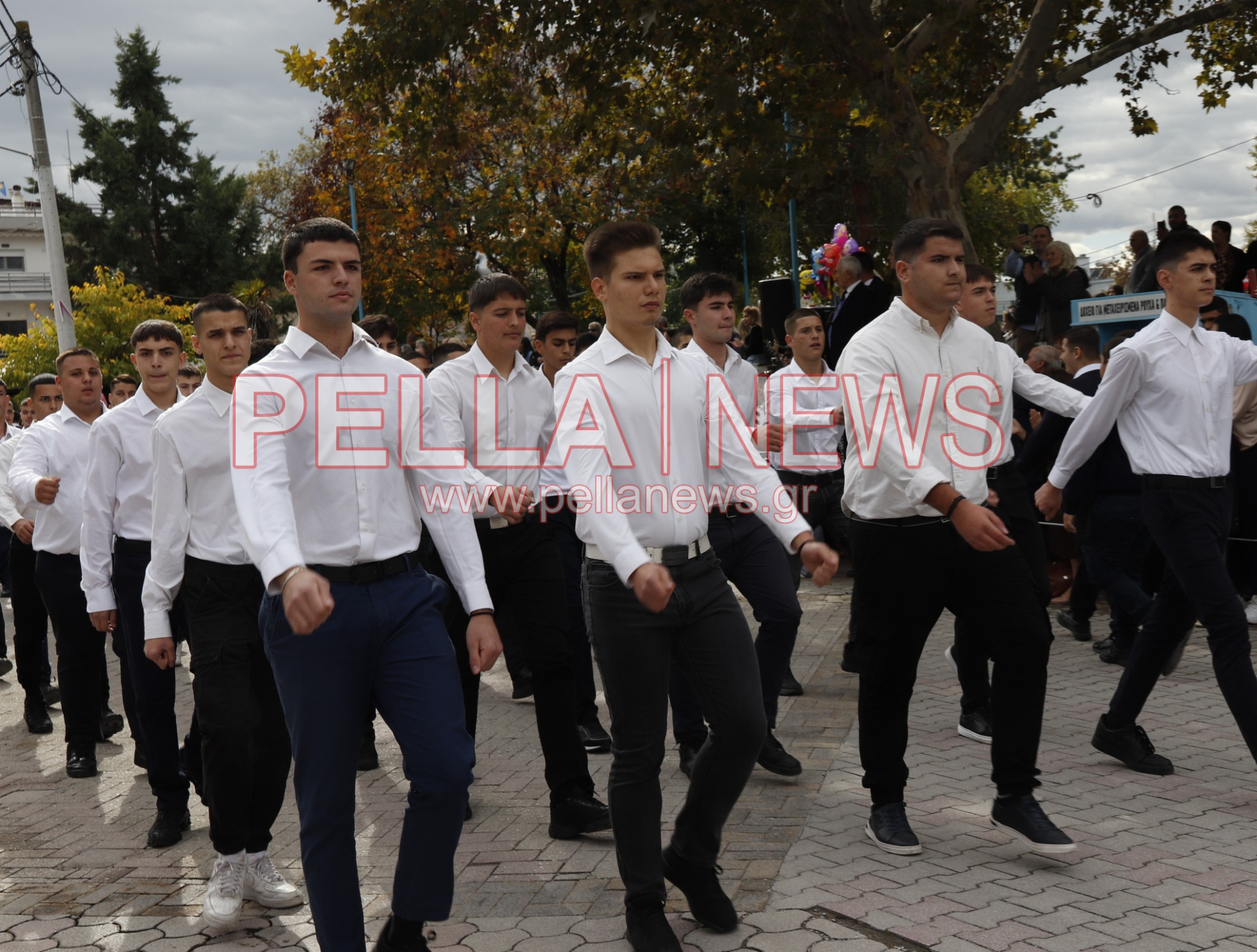 Κρύα Bρύση: Πλούσιο φωτορεπορτάζ από τα σχολεία στην παρέλαση Κρύα Bρύση: Πλούσιο φωτορεπορτάζ από τα σχολεία στην παρέλαση