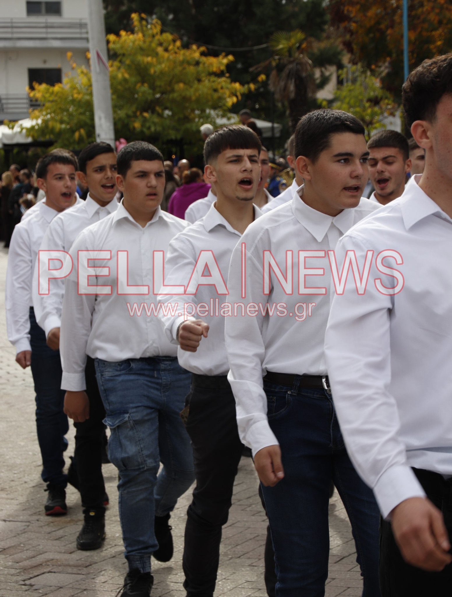 Κρύα Bρύση: Πλούσιο φωτορεπορτάζ από τα σχολεία στην παρέλαση Κρύα Bρύση: Πλούσιο φωτορεπορτάζ από τα σχολεία στην παρέλαση