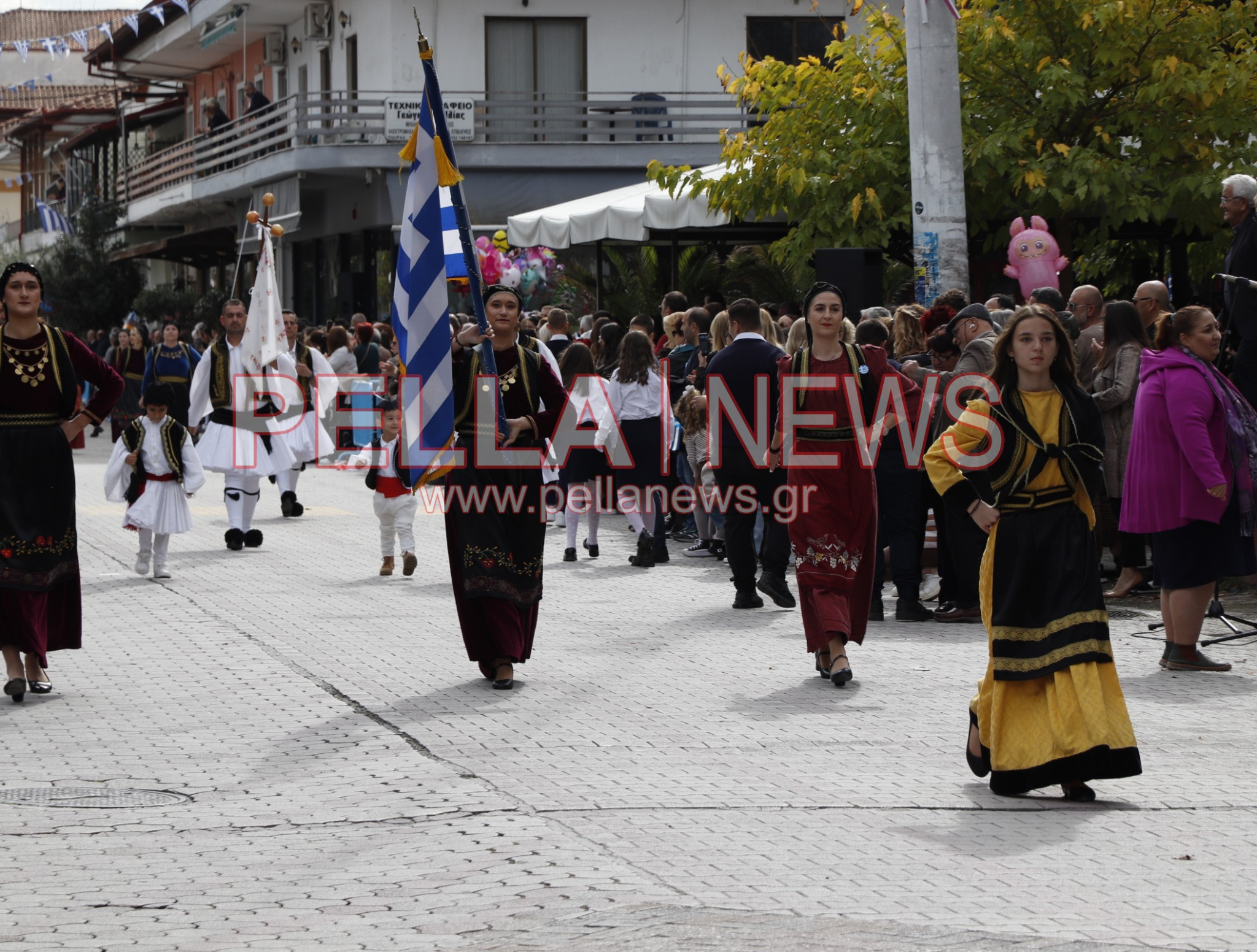 Ζωντανή η μνήμη του ’40 στην Κρύα Βρύση μέσα από τους Πολιτιστικούς Συλλόγους (φωτογραφίες) Ζωντανή η μνήμη του ’40 στην Κρύα Βρύση μέσα από τους Πολιτιστικούς Συλλόγους (φωτογραφίες)