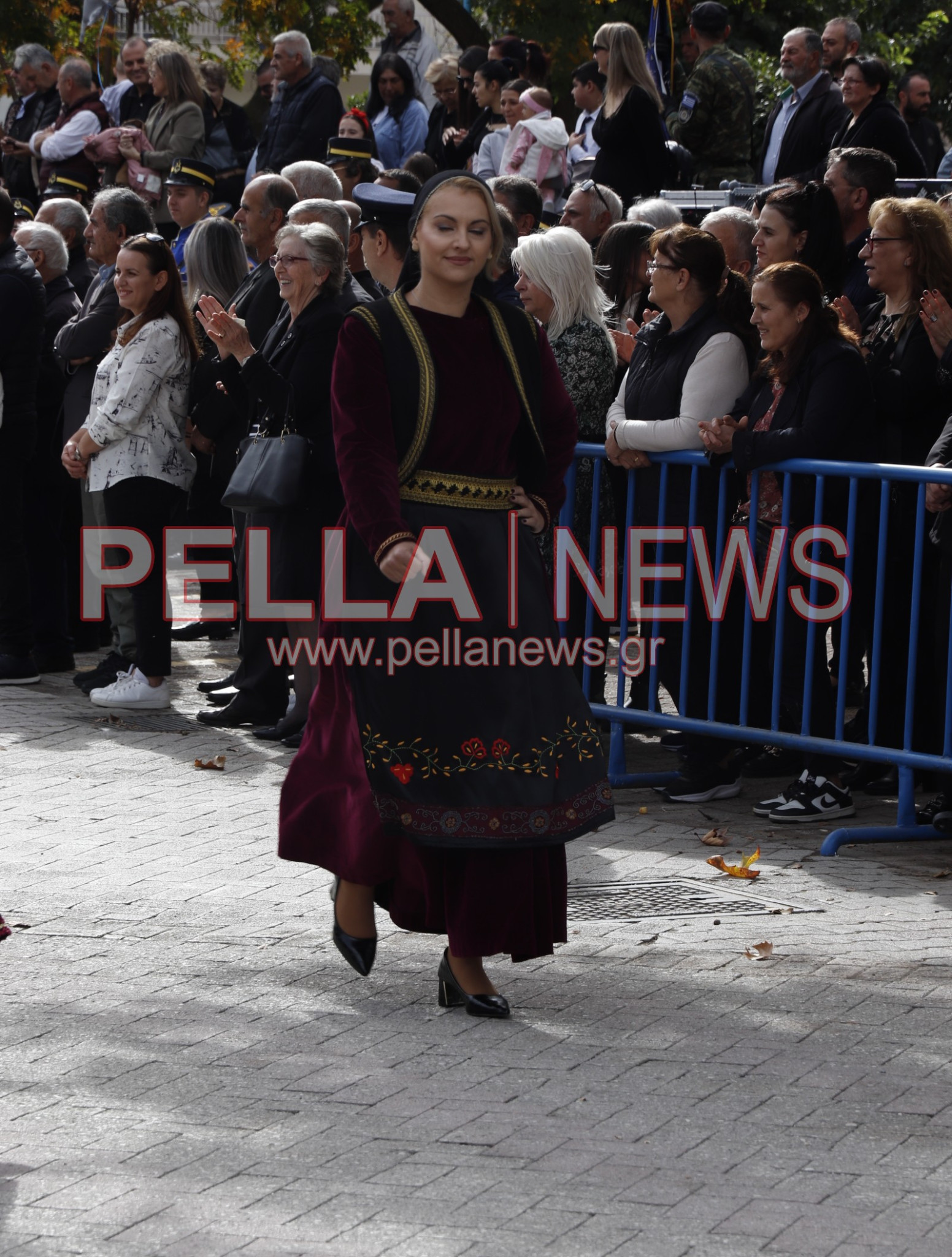 Ζωντανή η μνήμη του ’40 στην Κρύα Βρύση μέσα από τους Πολιτιστικούς Συλλόγους (φωτογραφίες) Ζωντανή η μνήμη του ’40 στην Κρύα Βρύση μέσα από τους Πολιτιστικούς Συλλόγους (φωτογραφίες)