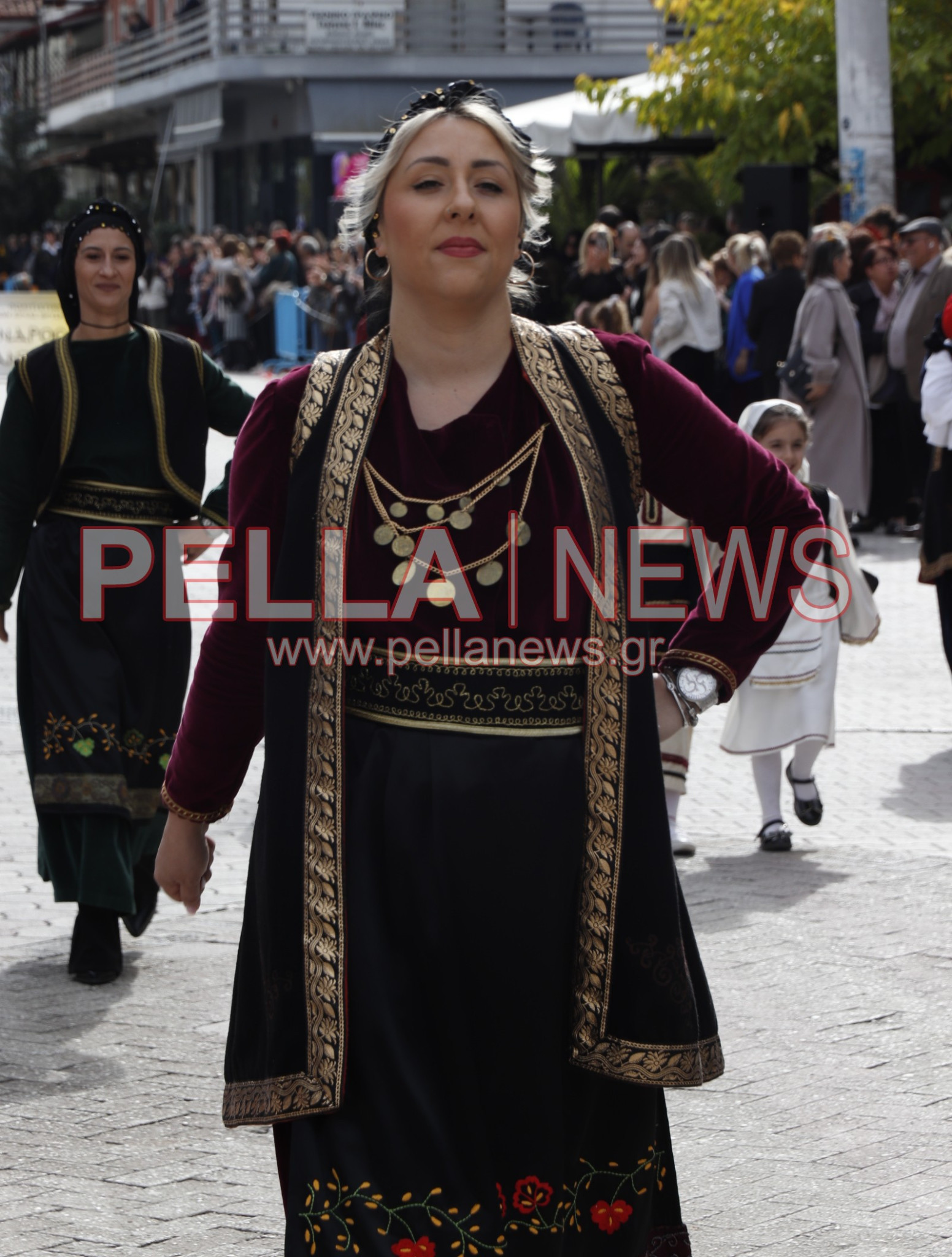 Ζωντανή η μνήμη του ’40 στην Κρύα Βρύση μέσα από τους Πολιτιστικούς Συλλόγους (φωτογραφίες) Ζωντανή η μνήμη του ’40 στην Κρύα Βρύση μέσα από τους Πολιτιστικούς Συλλόγους (φωτογραφίες)