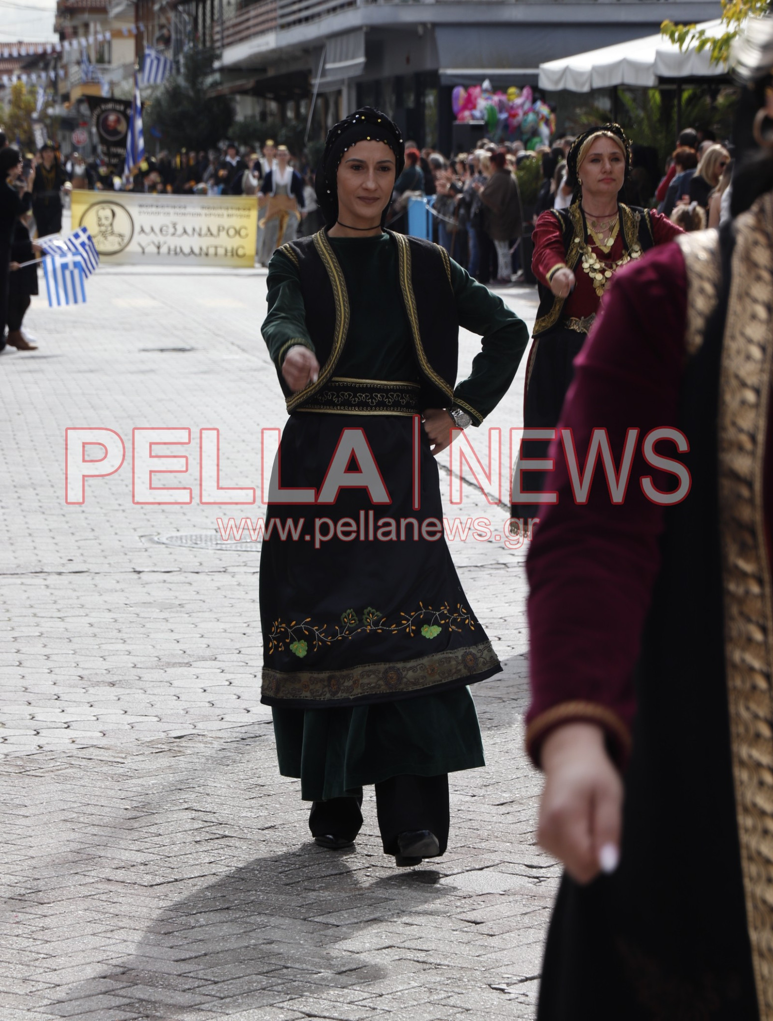 Ζωντανή η μνήμη του ’40 στην Κρύα Βρύση μέσα από τους Πολιτιστικούς Συλλόγους (φωτογραφίες) Ζωντανή η μνήμη του ’40 στην Κρύα Βρύση μέσα από τους Πολιτιστικούς Συλλόγους (φωτογραφίες)