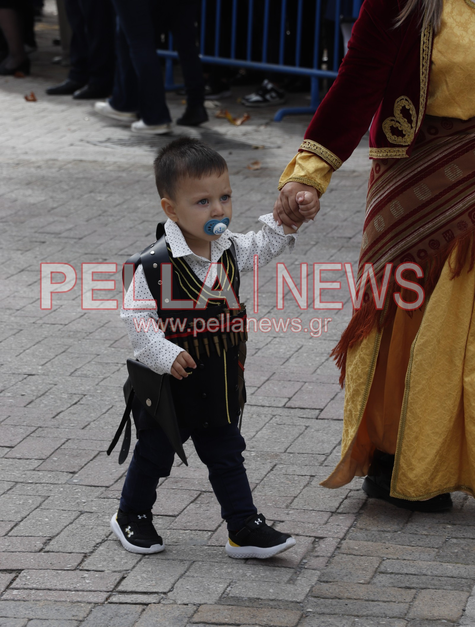 Ζωντανή η μνήμη του ’40 στην Κρύα Βρύση μέσα από τους Πολιτιστικούς Συλλόγους (φωτογραφίες) Ζωντανή η μνήμη του ’40 στην Κρύα Βρύση μέσα από τους Πολιτιστικούς Συλλόγους (φωτογραφίες)