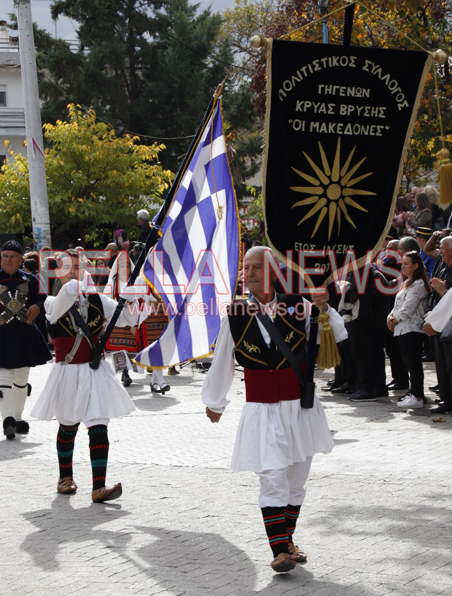 Ζωντανή η μνήμη του ’40 στην Κρύα Βρύση μέσα από τους Πολιτιστικούς Συλλόγους (φωτογραφίες) Ζωντανή η μνήμη του ’40 στην Κρύα Βρύση μέσα από τους Πολιτιστικούς Συλλόγους (φωτογραφίες)
