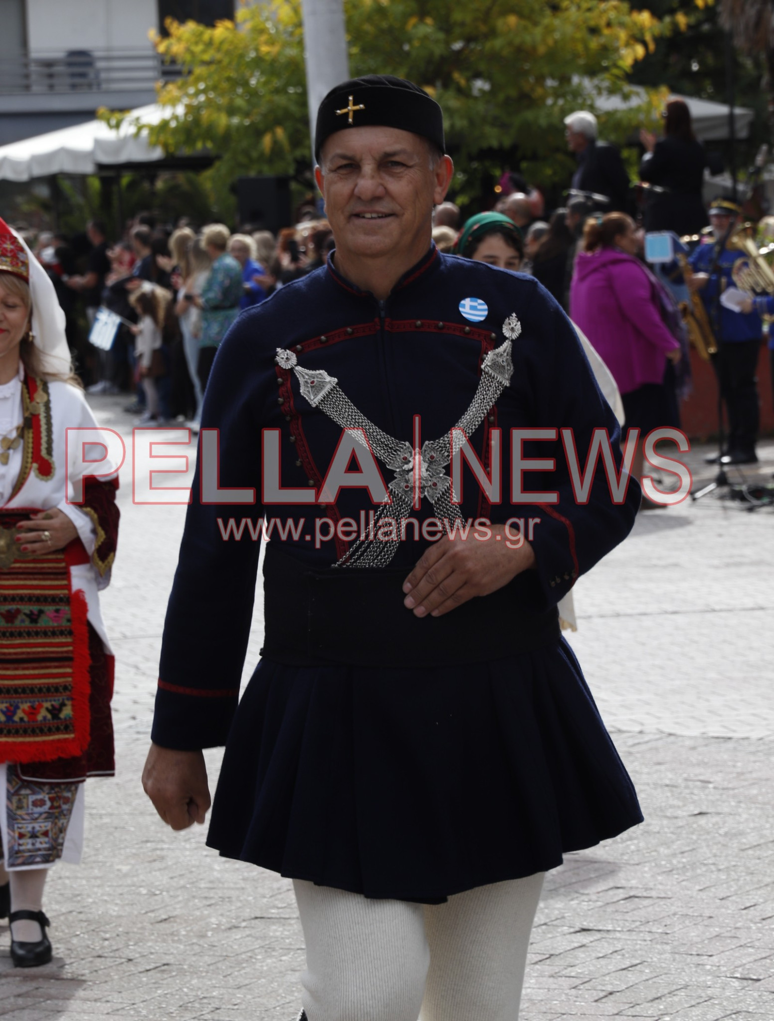 Ζωντανή η μνήμη του ’40 στην Κρύα Βρύση μέσα από τους Πολιτιστικούς Συλλόγους (φωτογραφίες) Ζωντανή η μνήμη του ’40 στην Κρύα Βρύση μέσα από τους Πολιτιστικούς Συλλόγους (φωτογραφίες)