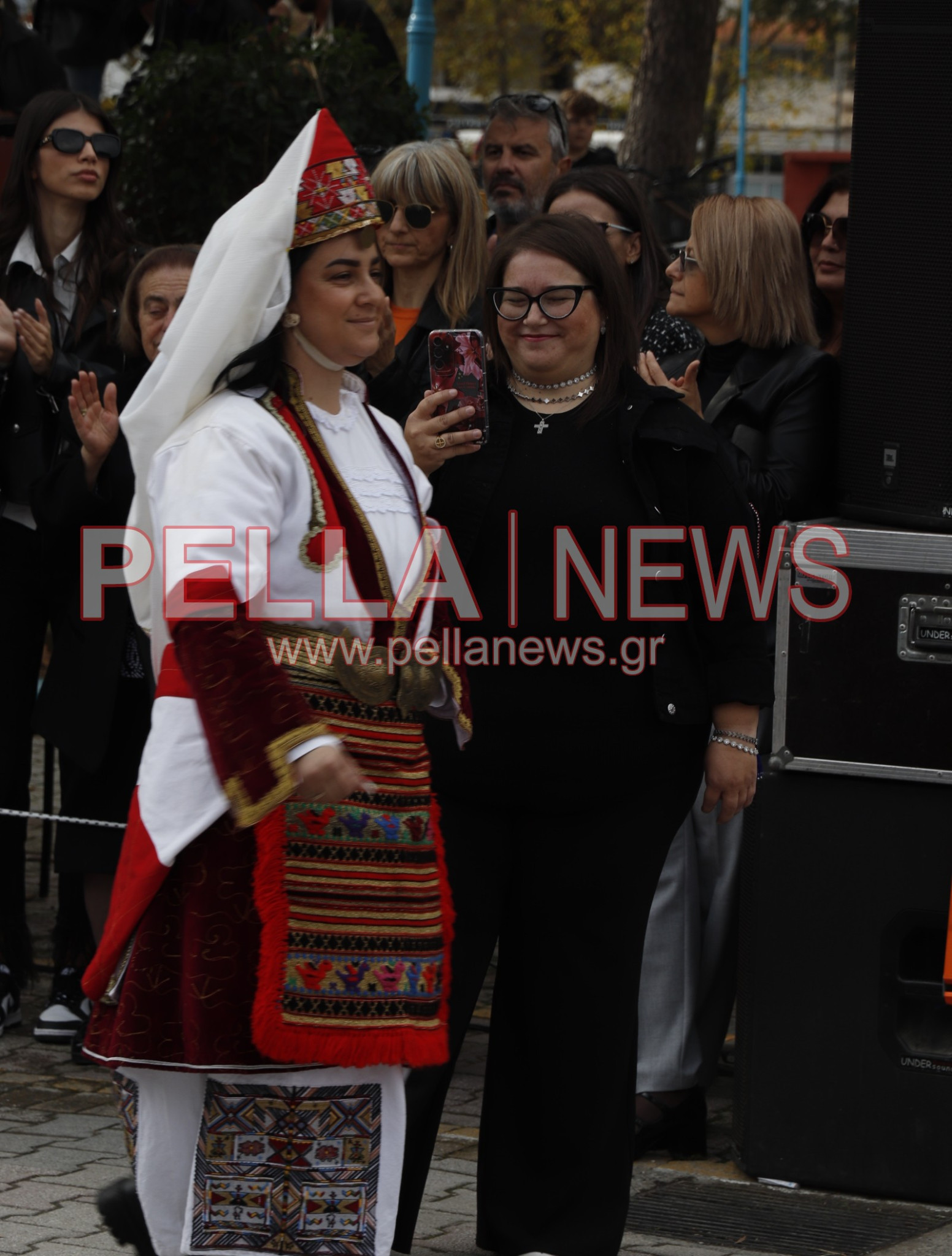 Ζωντανή η μνήμη του ’40 στην Κρύα Βρύση μέσα από τους Πολιτιστικούς Συλλόγους (φωτογραφίες) Ζωντανή η μνήμη του ’40 στην Κρύα Βρύση μέσα από τους Πολιτιστικούς Συλλόγους (φωτογραφίες)