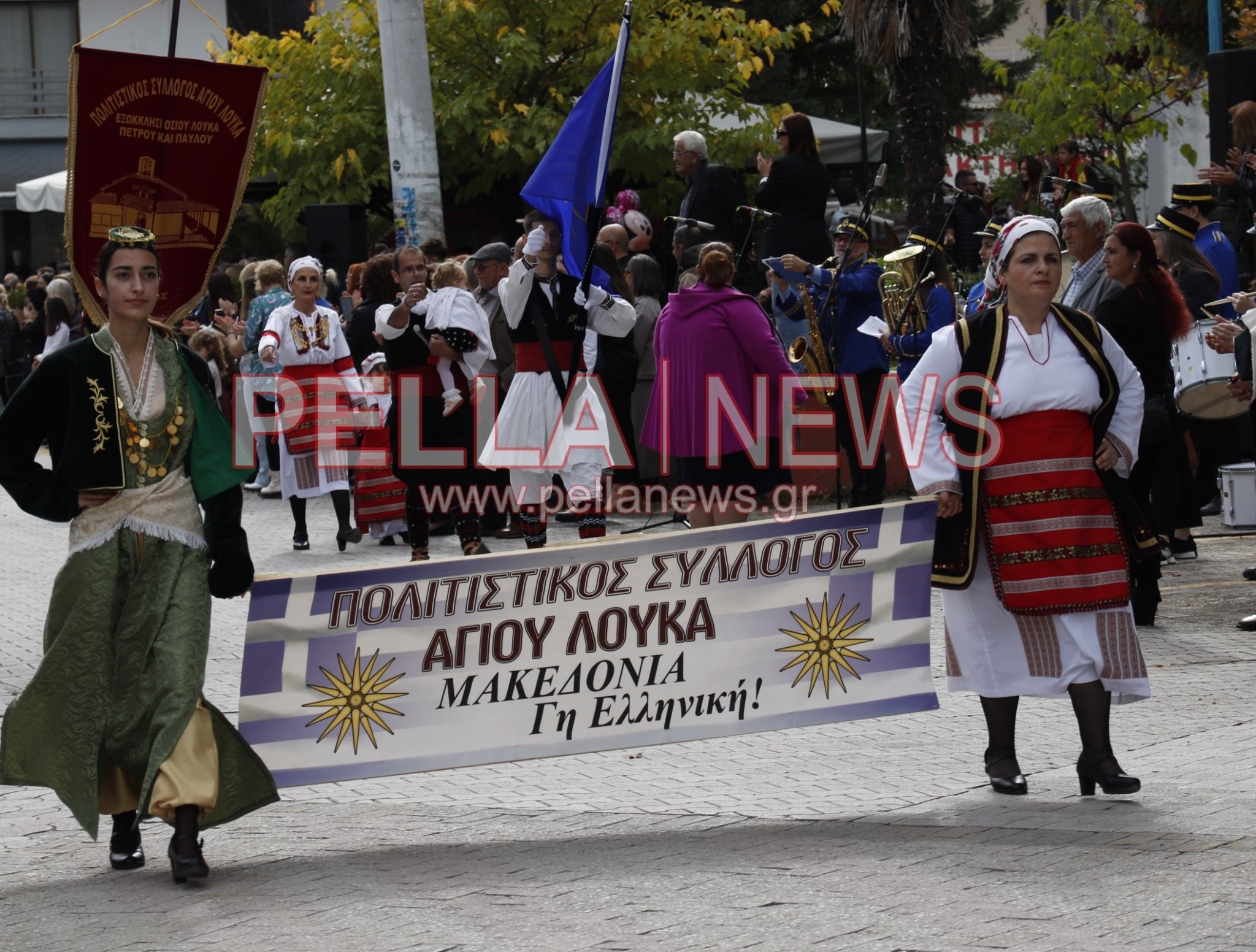 Ζωντανή η μνήμη του ’40 στην Κρύα Βρύση μέσα από τους Πολιτιστικούς Συλλόγους (φωτογραφίες) Ζωντανή η μνήμη του ’40 στην Κρύα Βρύση μέσα από τους Πολιτιστικούς Συλλόγους (φωτογραφίες)