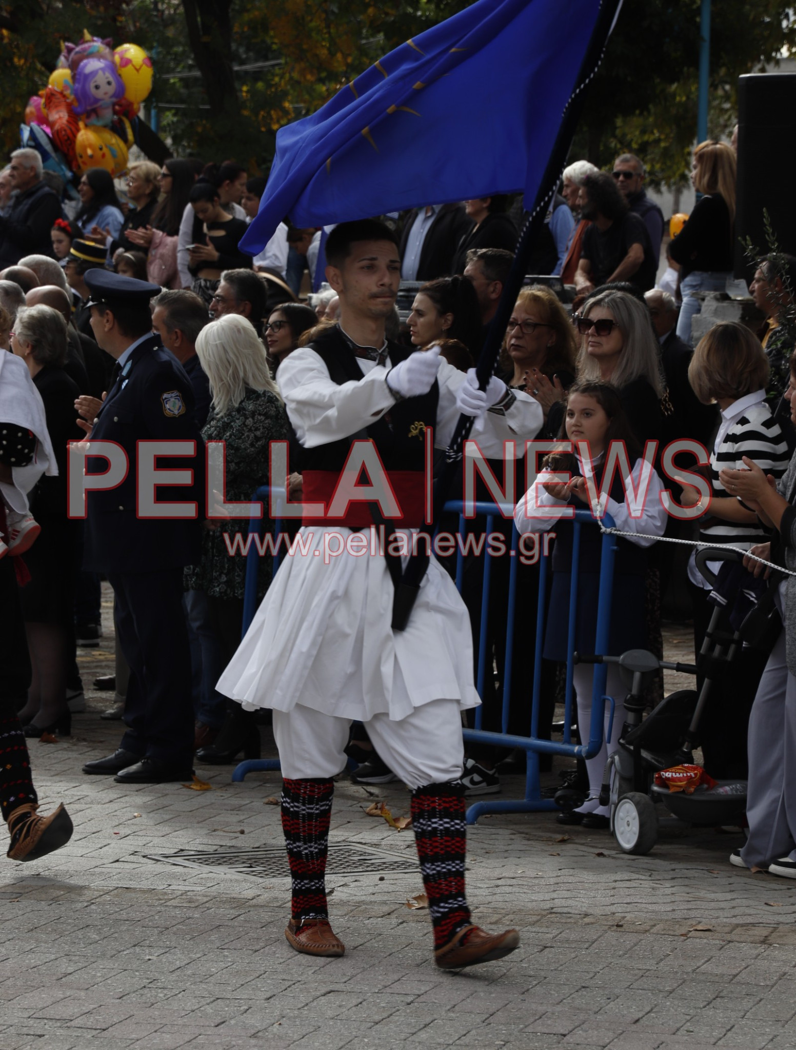 Ζωντανή η μνήμη του ’40 στην Κρύα Βρύση μέσα από τους Πολιτιστικούς Συλλόγους (φωτογραφίες) Ζωντανή η μνήμη του ’40 στην Κρύα Βρύση μέσα από τους Πολιτιστικούς Συλλόγους (φωτογραφίες)