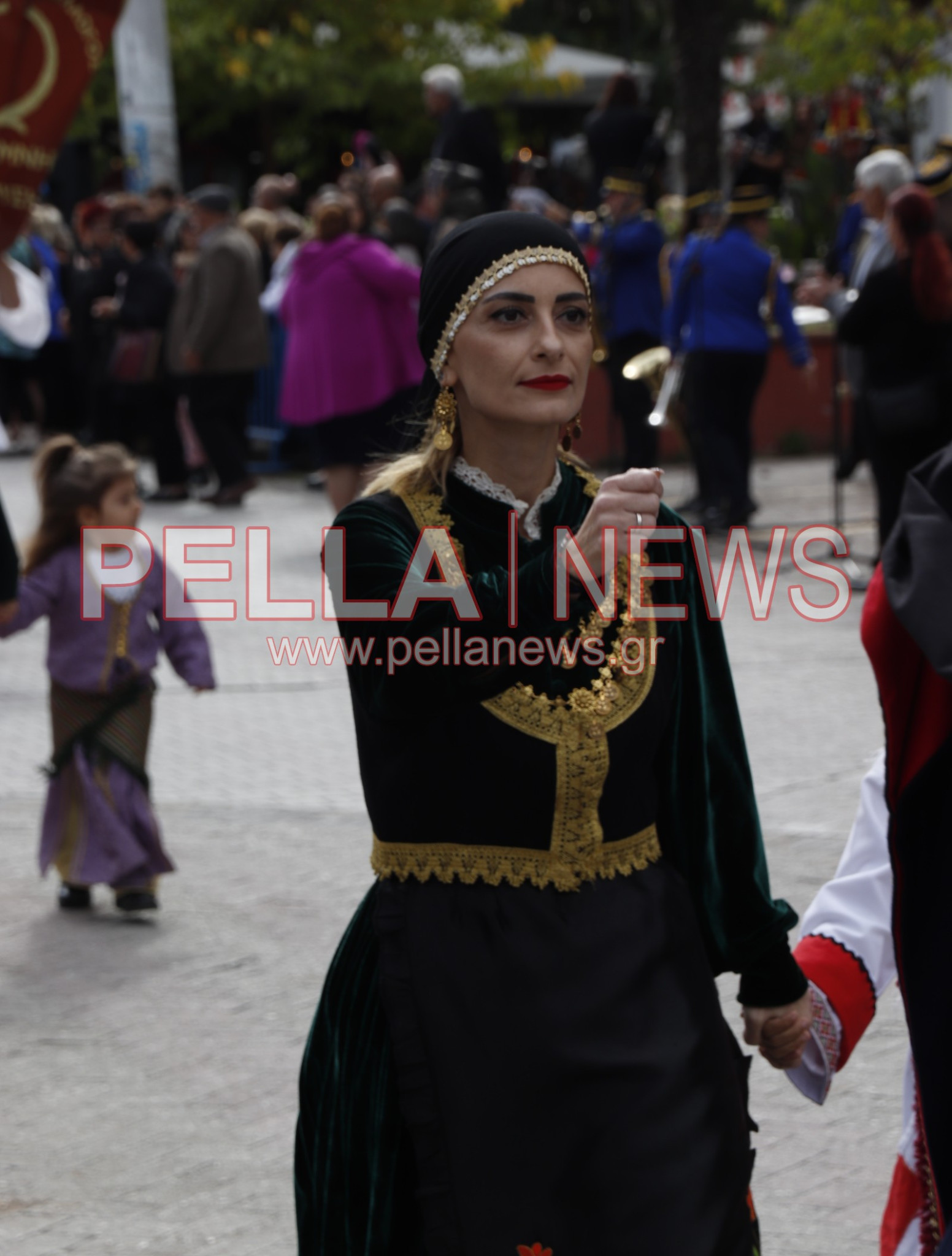 Ζωντανή η μνήμη του ’40 στην Κρύα Βρύση μέσα από τους Πολιτιστικούς Συλλόγους (φωτογραφίες) Ζωντανή η μνήμη του ’40 στην Κρύα Βρύση μέσα από τους Πολιτιστικούς Συλλόγους (φωτογραφίες)
