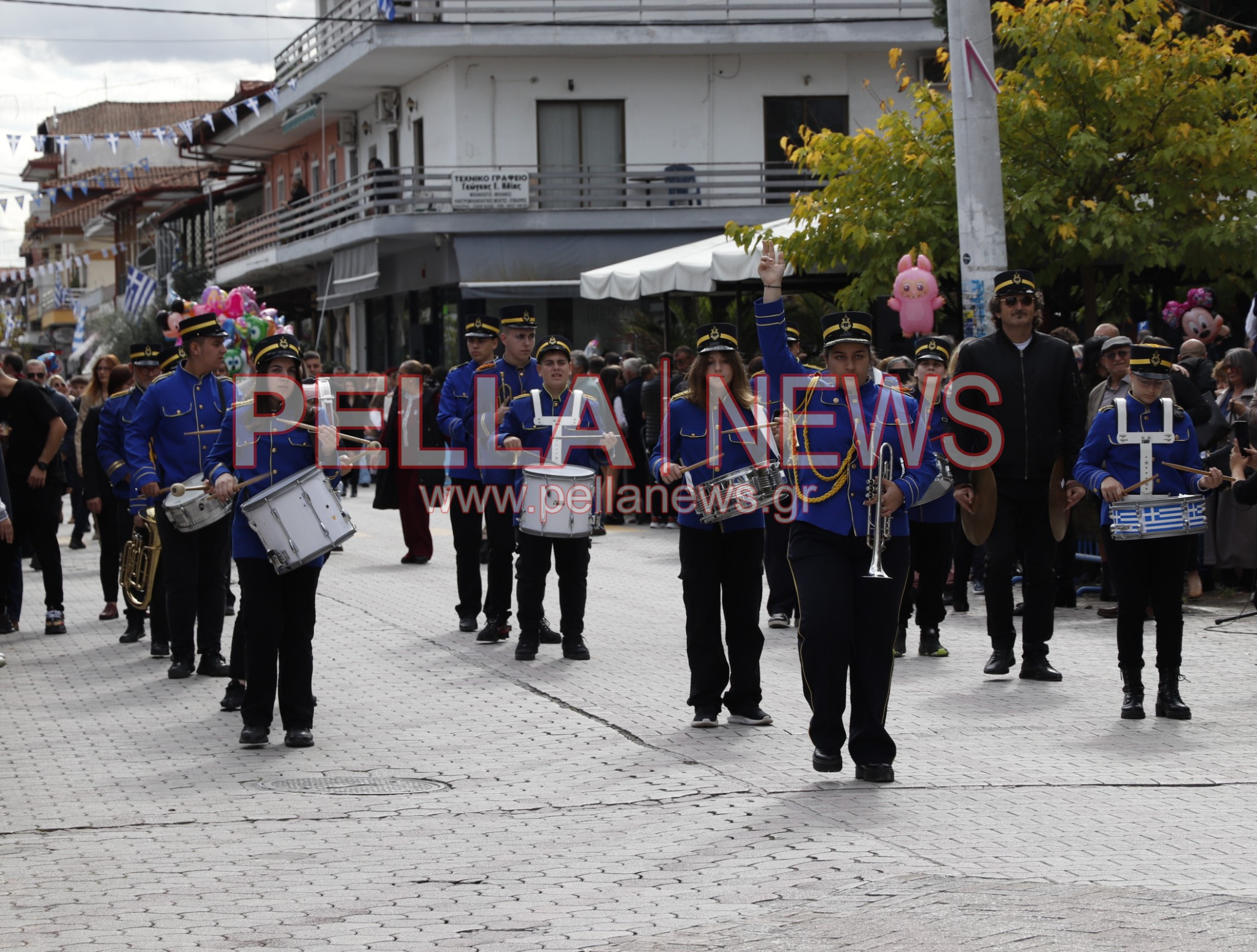 Ζωντανή η μνήμη του ’40 στην Κρύα Βρύση μέσα από τους Πολιτιστικούς Συλλόγους (φωτογραφίες) Ζωντανή η μνήμη του ’40 στην Κρύα Βρύση μέσα από τους Πολιτιστικούς Συλλόγους (φωτογραφίες)