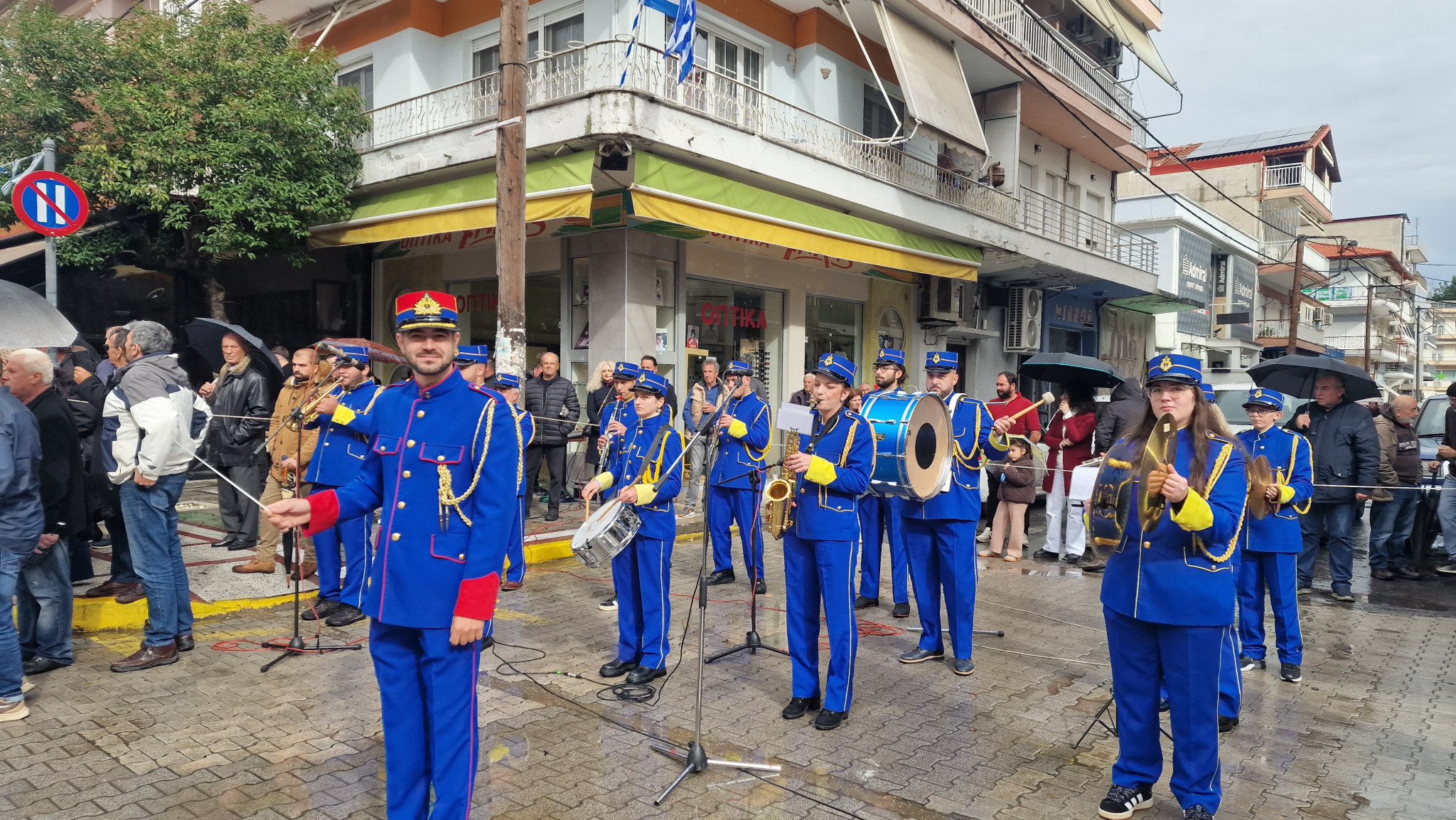Αριδαία: Η βροχή δεν σταμάτησε την παρέλαση (φωτο και βίντεο)