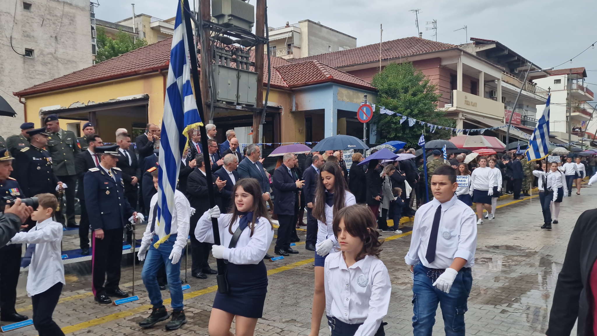 Αριδαία: Η βροχή δεν σταμάτησε την παρέλαση (φωτο και βίντεο)