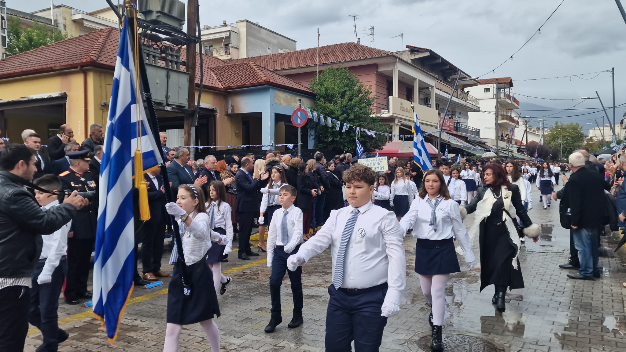 Αριδαία: Η βροχή δεν σταμάτησε την παρέλαση (φωτο και βίντεο)