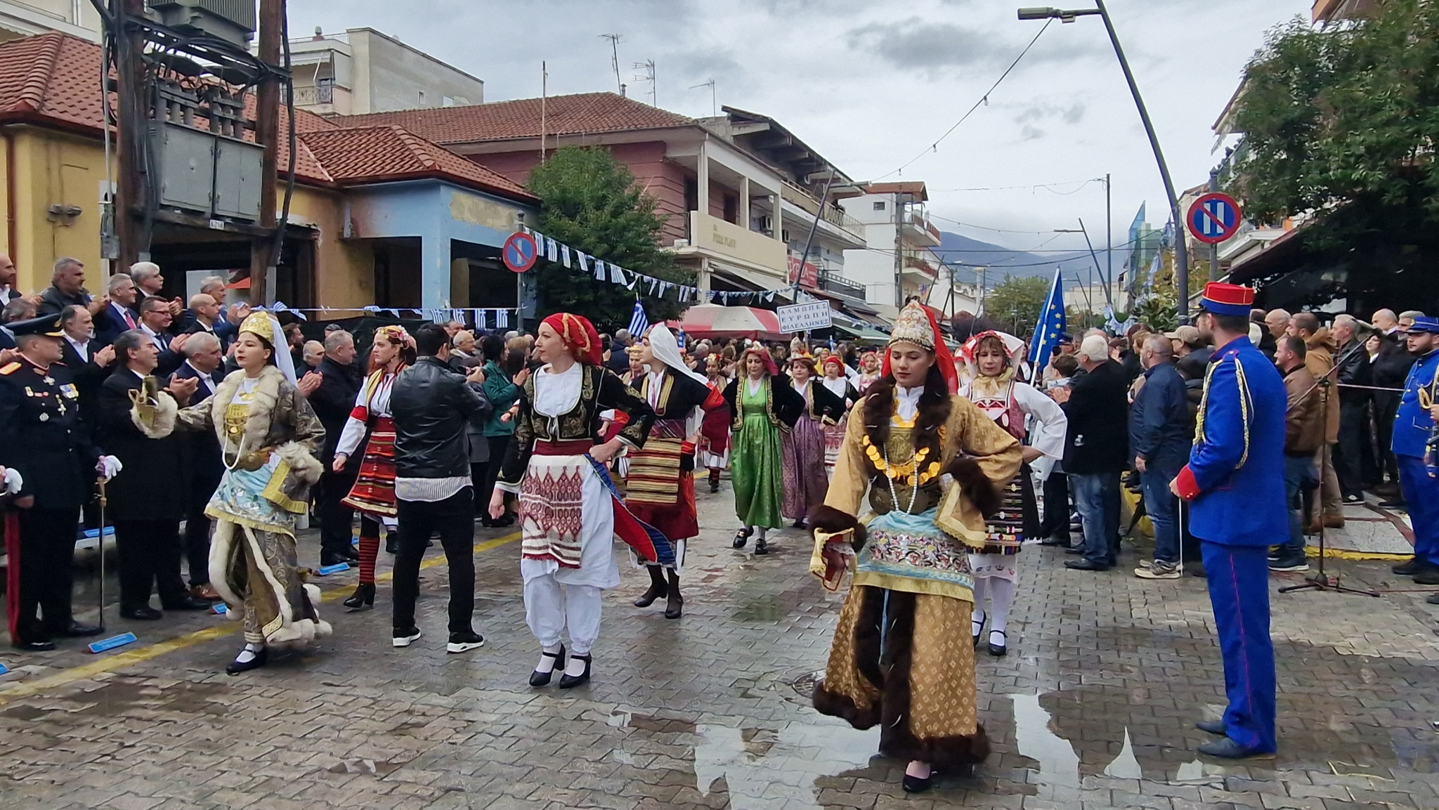 Αριδαία: Η βροχή δεν σταμάτησε την παρέλαση (φωτο και βίντεο)
