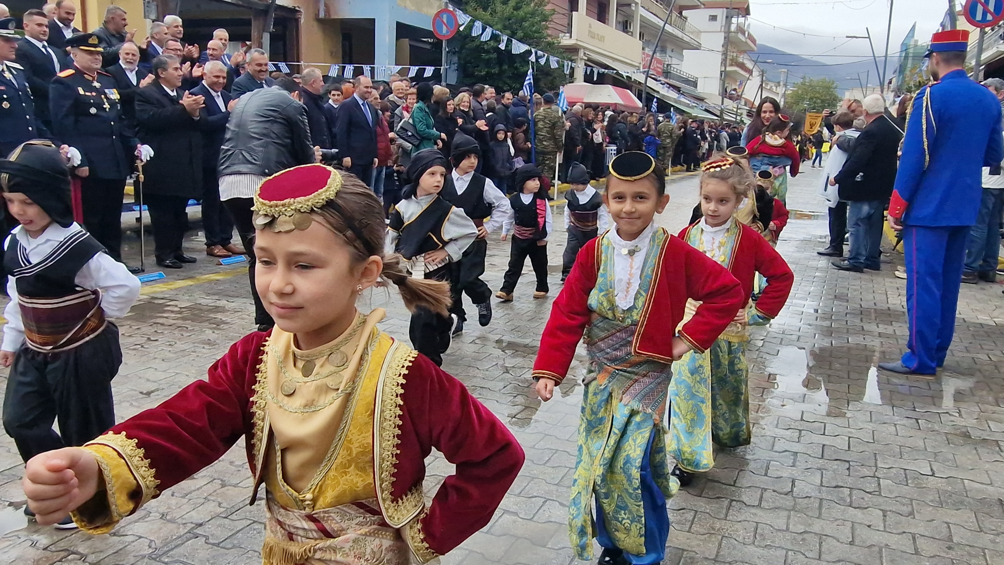 Αριδαία: Η βροχή δεν σταμάτησε την παρέλαση (φωτο και βίντεο)