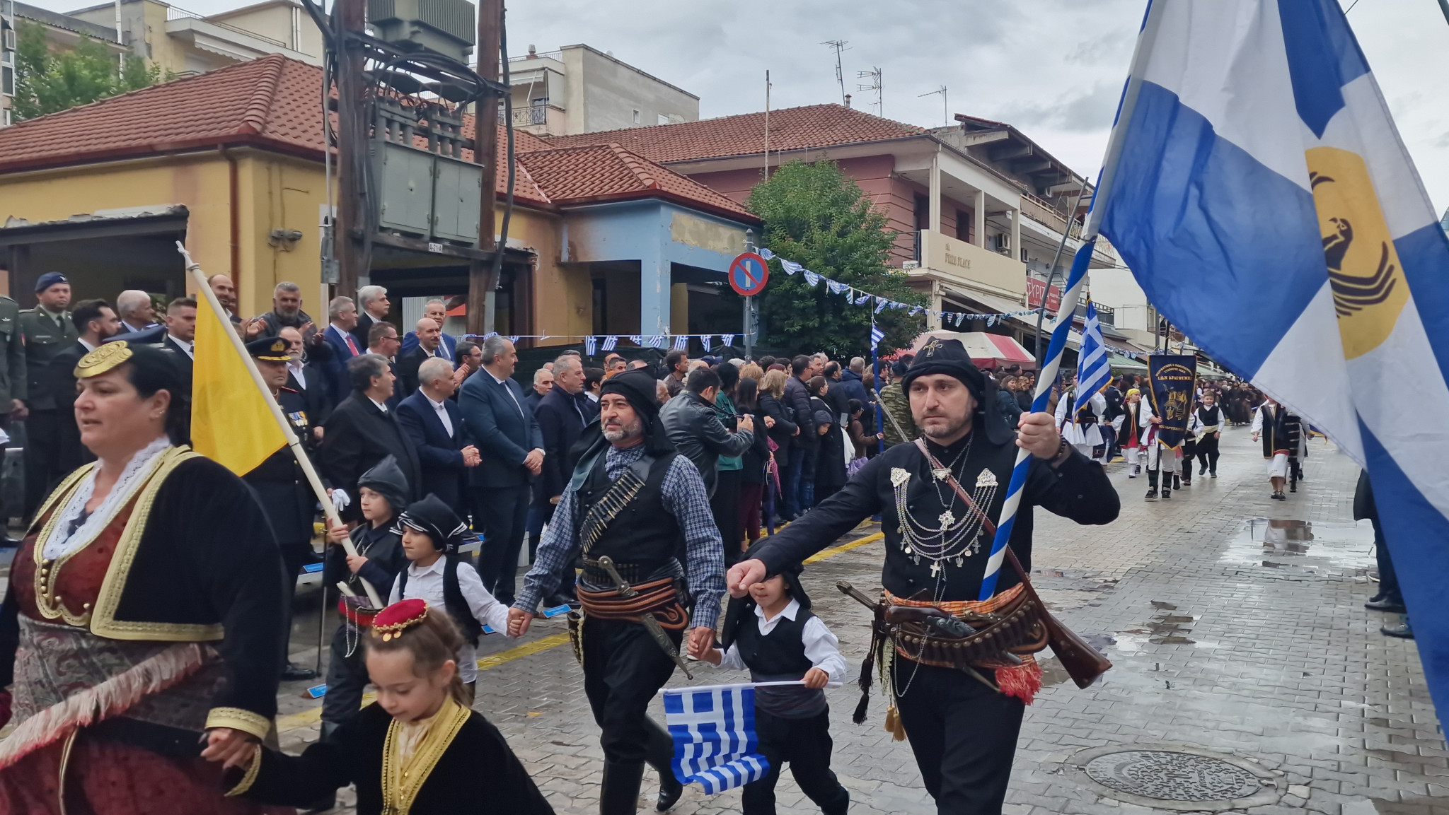 Αριδαία: Η βροχή δεν σταμάτησε την παρέλαση (φωτο και βίντεο)