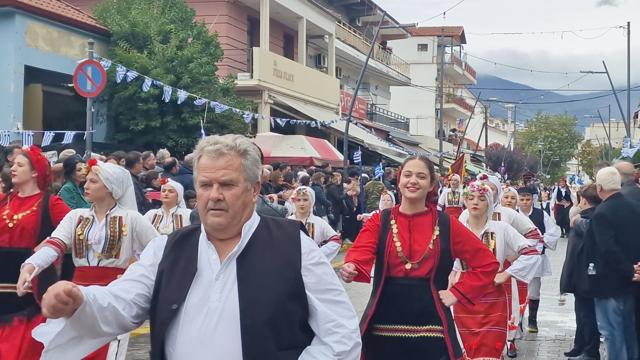 Αριδαία: Η βροχή δεν σταμάτησε την παρέλαση (φωτο και βίντεο)