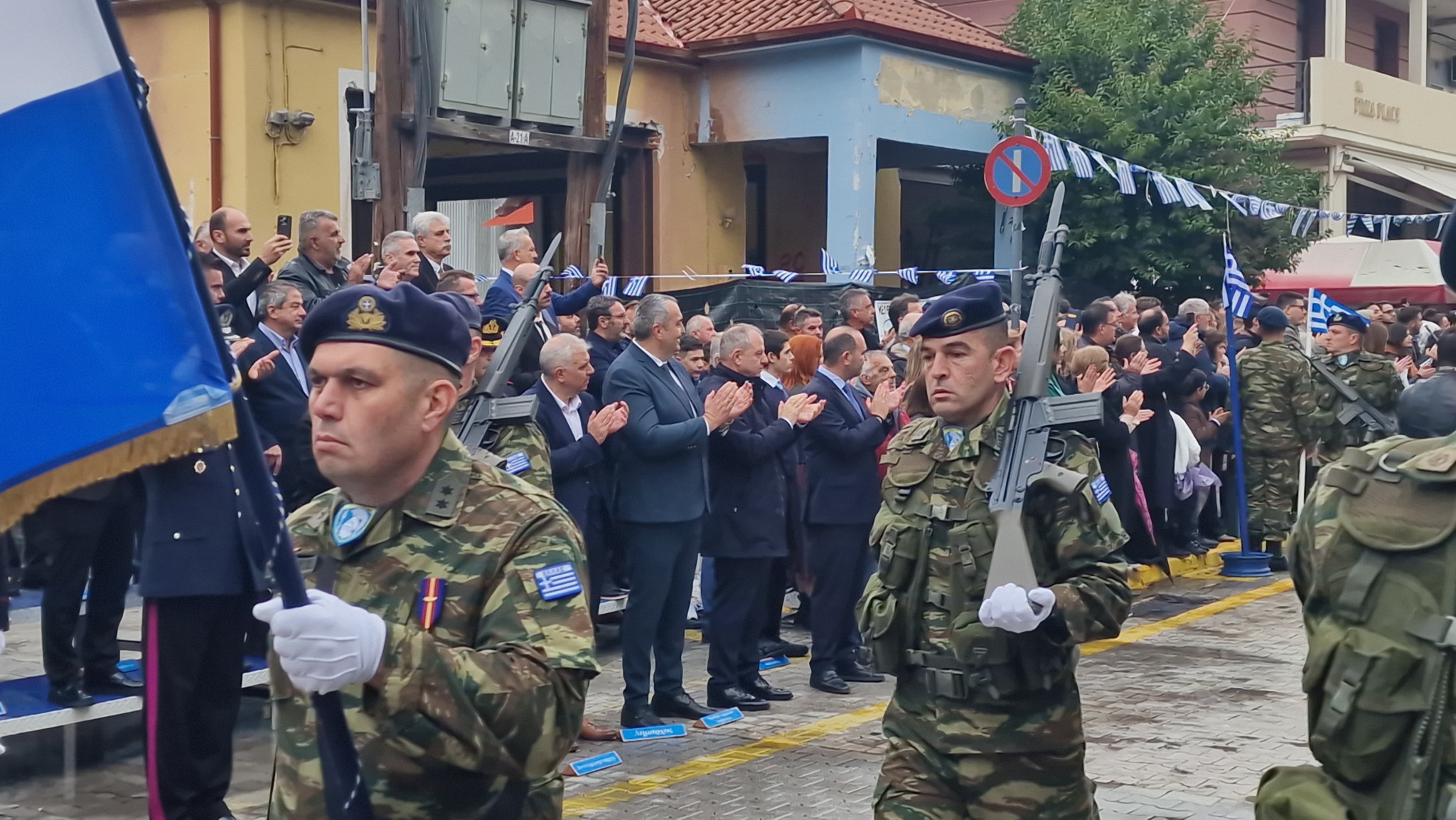 Αριδαία: Η βροχή δεν σταμάτησε την παρέλαση (φωτο και βίντεο)