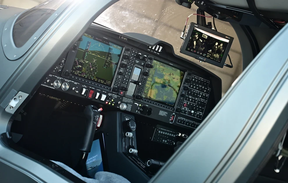 Αυτά είναι τα τρία νέα αεροσκάφη DA62 που παρέλαβε η Πυροσβεστική