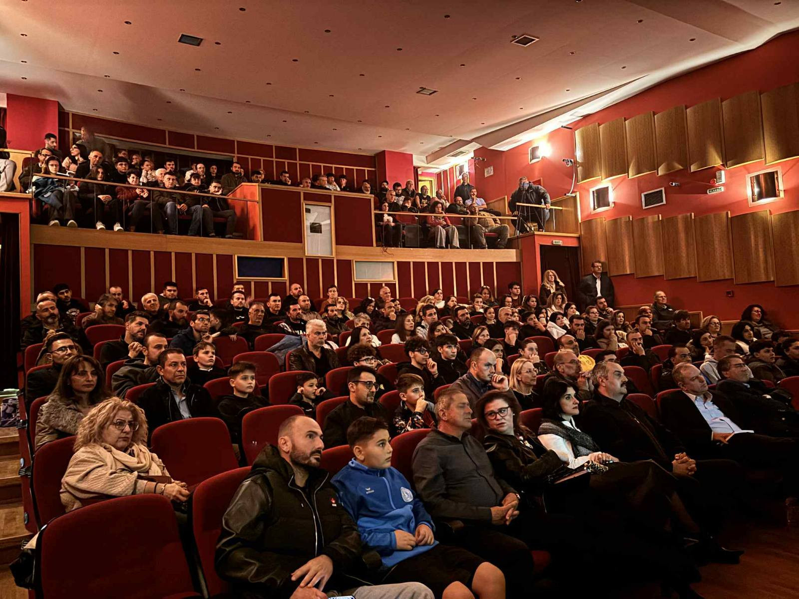 Η «Δύναμη της Ήττας» κέρδισε την Αλμωπία