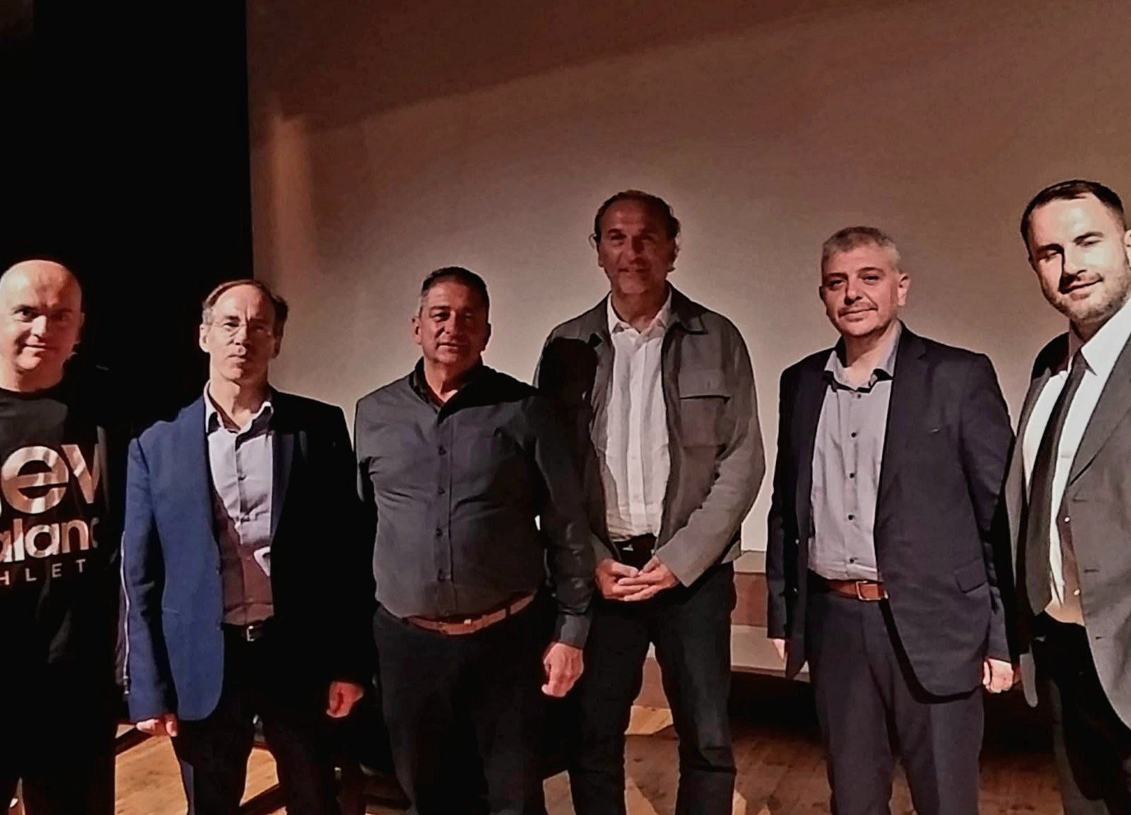 Η «Δύναμη της Ήττας» κέρδισε την Αλμωπία