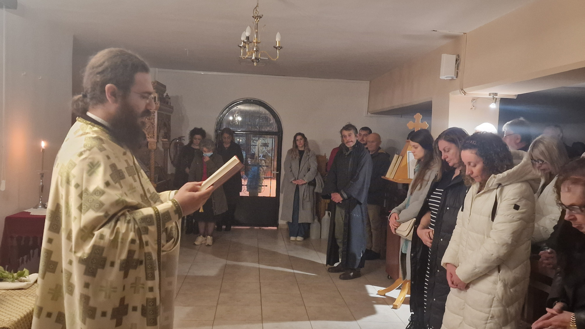 Απογευματινή Θεία Λειτουργία στο Παρεκκλήσι της Αγίας Ειρήνης της Χρυσοβαλάντου στην Αριδαία για τον Άγιο Πορφύριο