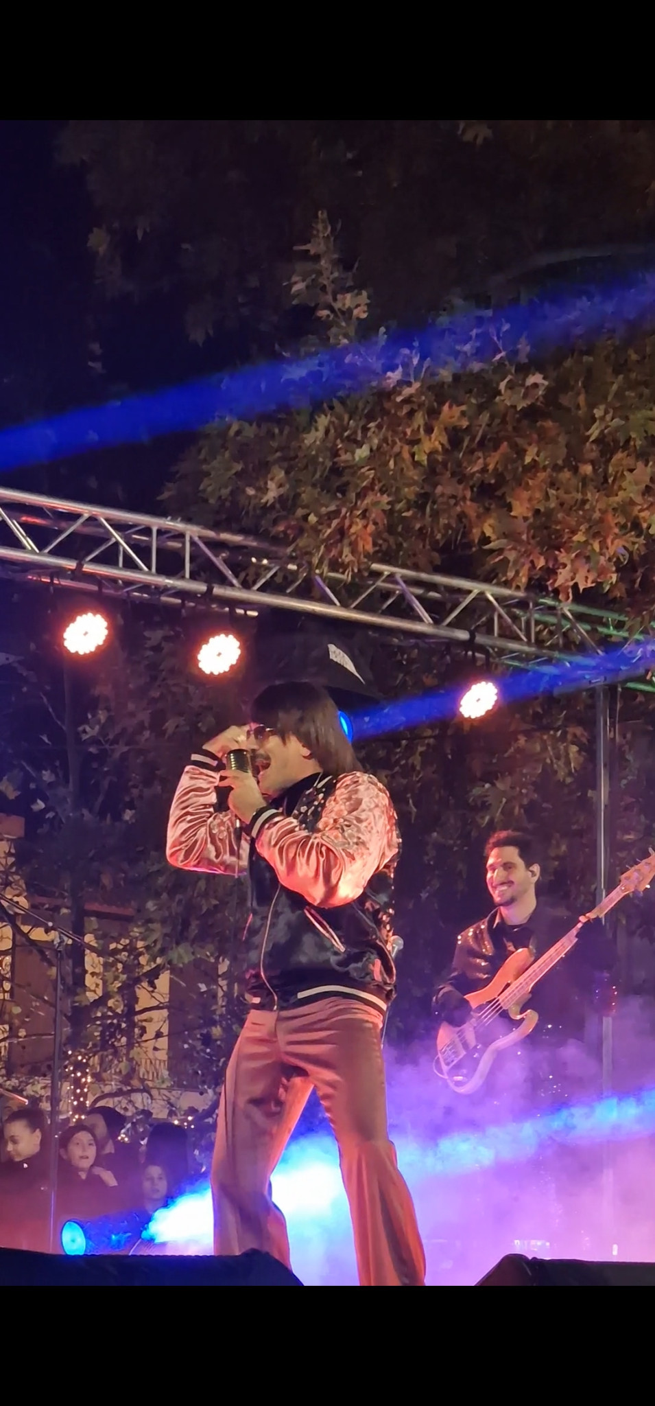 Τόνι Σφήνος: Απογείωσε την Αριδαία στο Άναμμα του Δέντρου – Χιλιάδες κόσμου, κέφι και χαρά στην πιο λαμπερή έναρξη της εορταστικής περιόδου