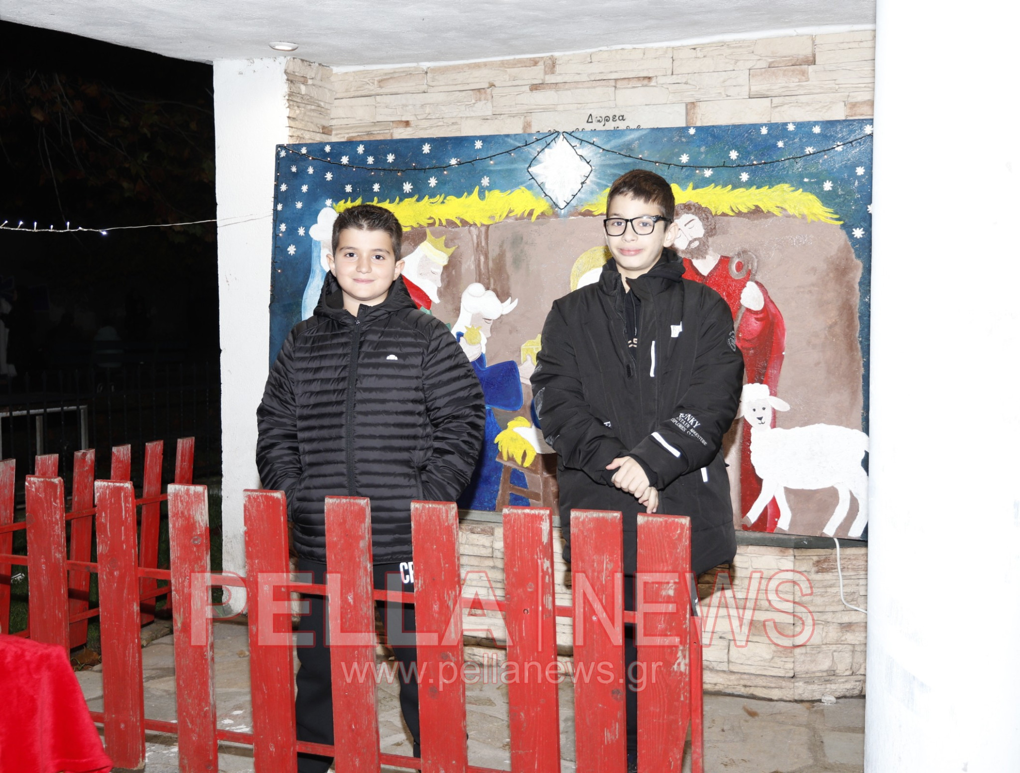 Φωταγώγηση του Χριστουγεννιάτικου Δέντρου στα Καλύβια Σκύδρας - Μια βραδιά γεμάτη λάμψη, ζεστασιά και χαμόγελα (φωτογραφίες-βιντεο)