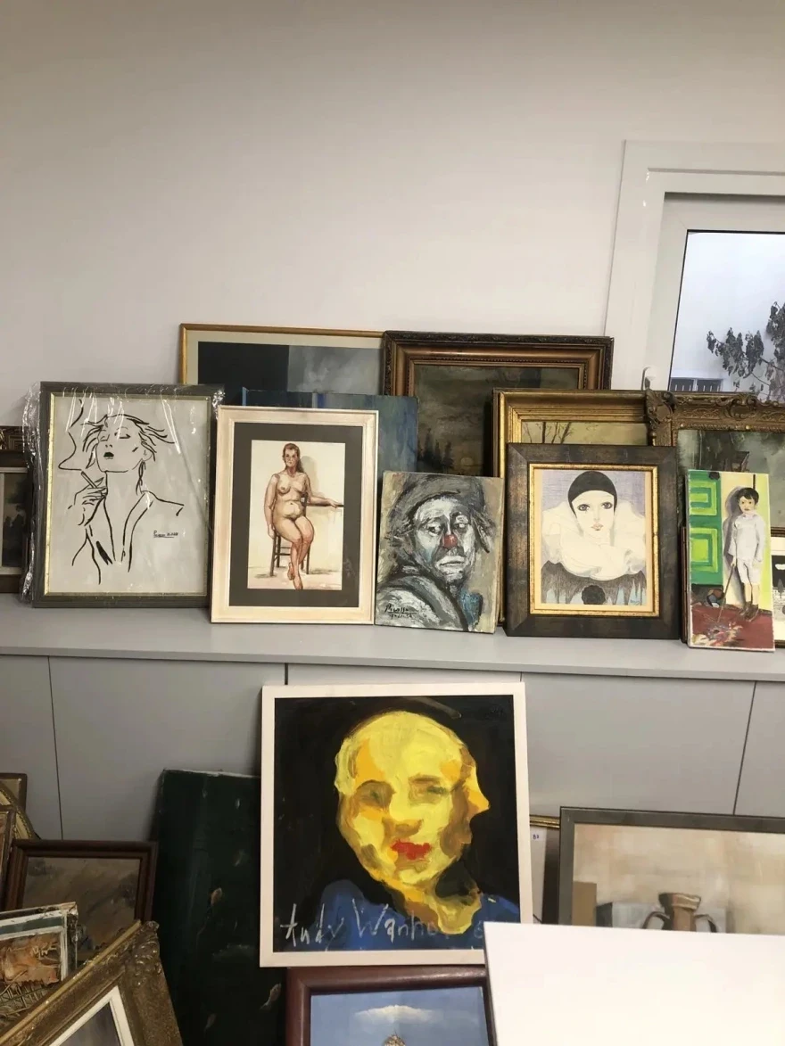 Δύο συλλήψεις στην Αττική για κατοχή πλαστών έργων τέχνης - Κατασχέθηκαν πάνω από 400 πίνακες