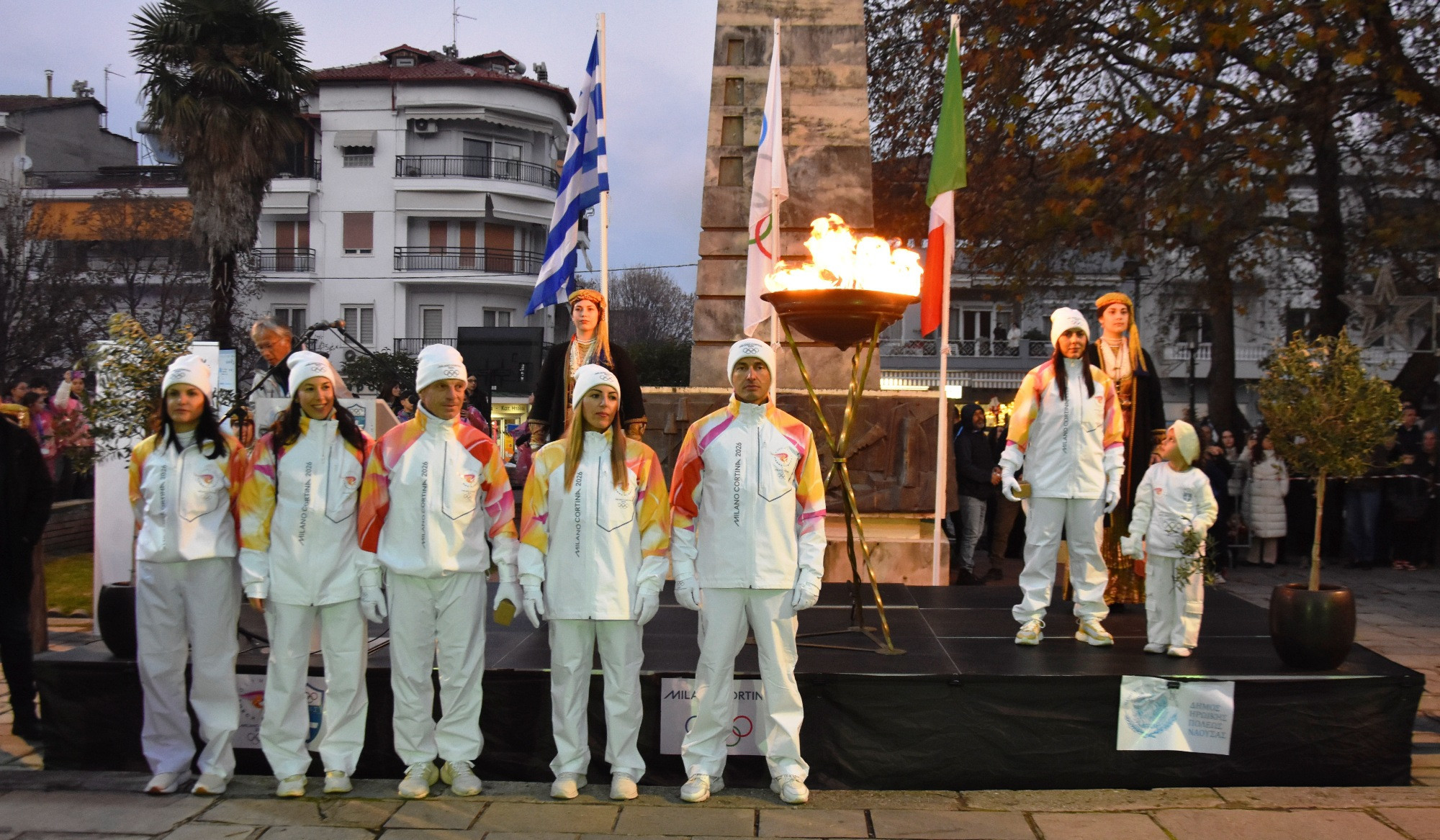 Με λαμπρότητα πραγματοποιήθηκε η έλευση της Ολυμπιακής Φλόγας στη Νάουσα