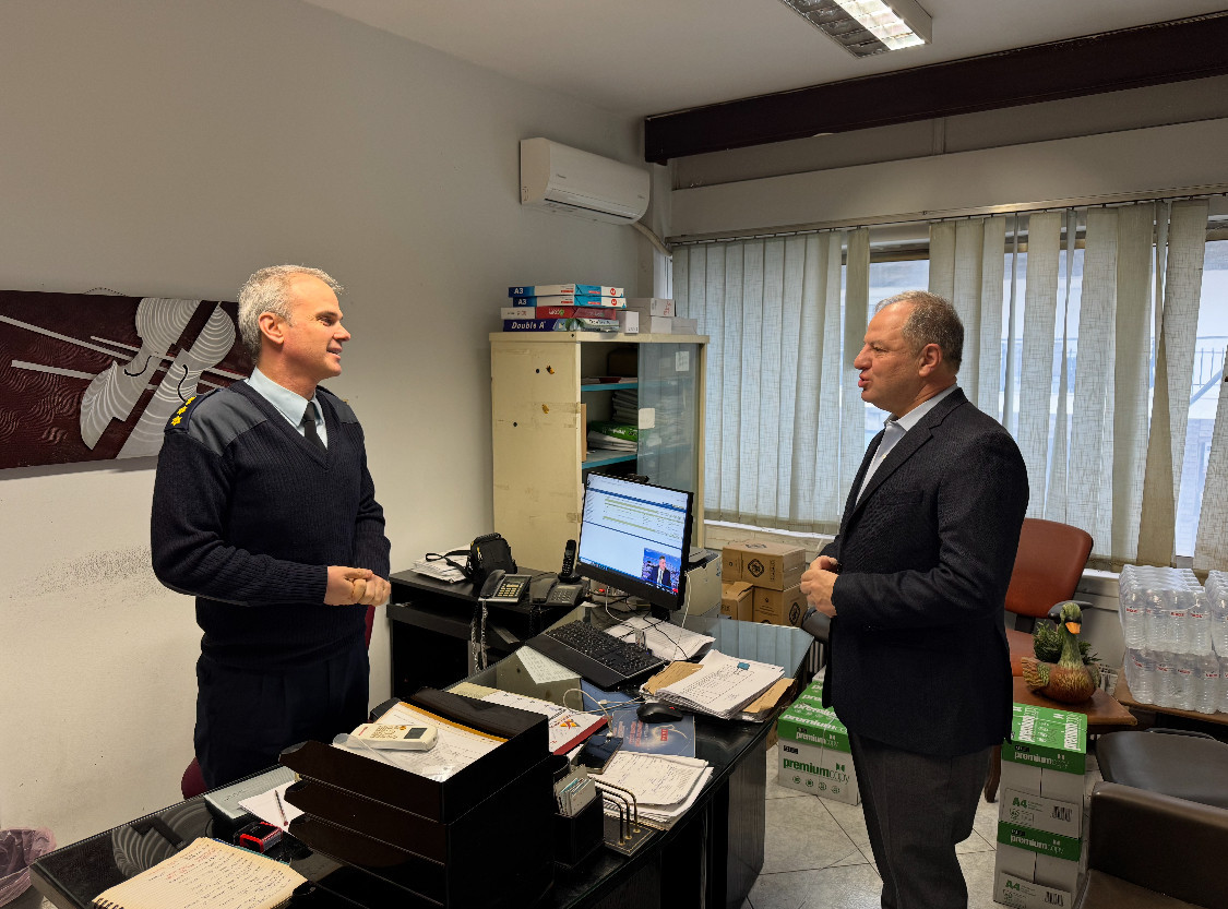 Σε Αστυνομία και ΕΚΑΒ ο Διονύσης Σταμενίτης για ευχές ενόψει των εορτών