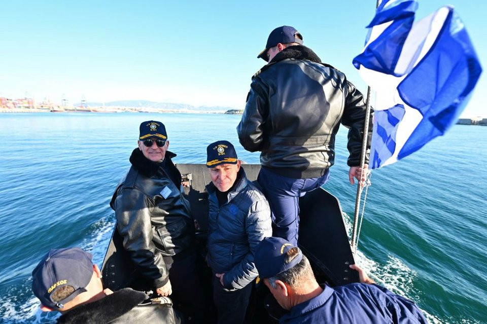 Ο Ν. Δένδιας παρακολούθησε βολή νέου τύπου τορπίλης από το υποβρύχιο «Πιπίνος»