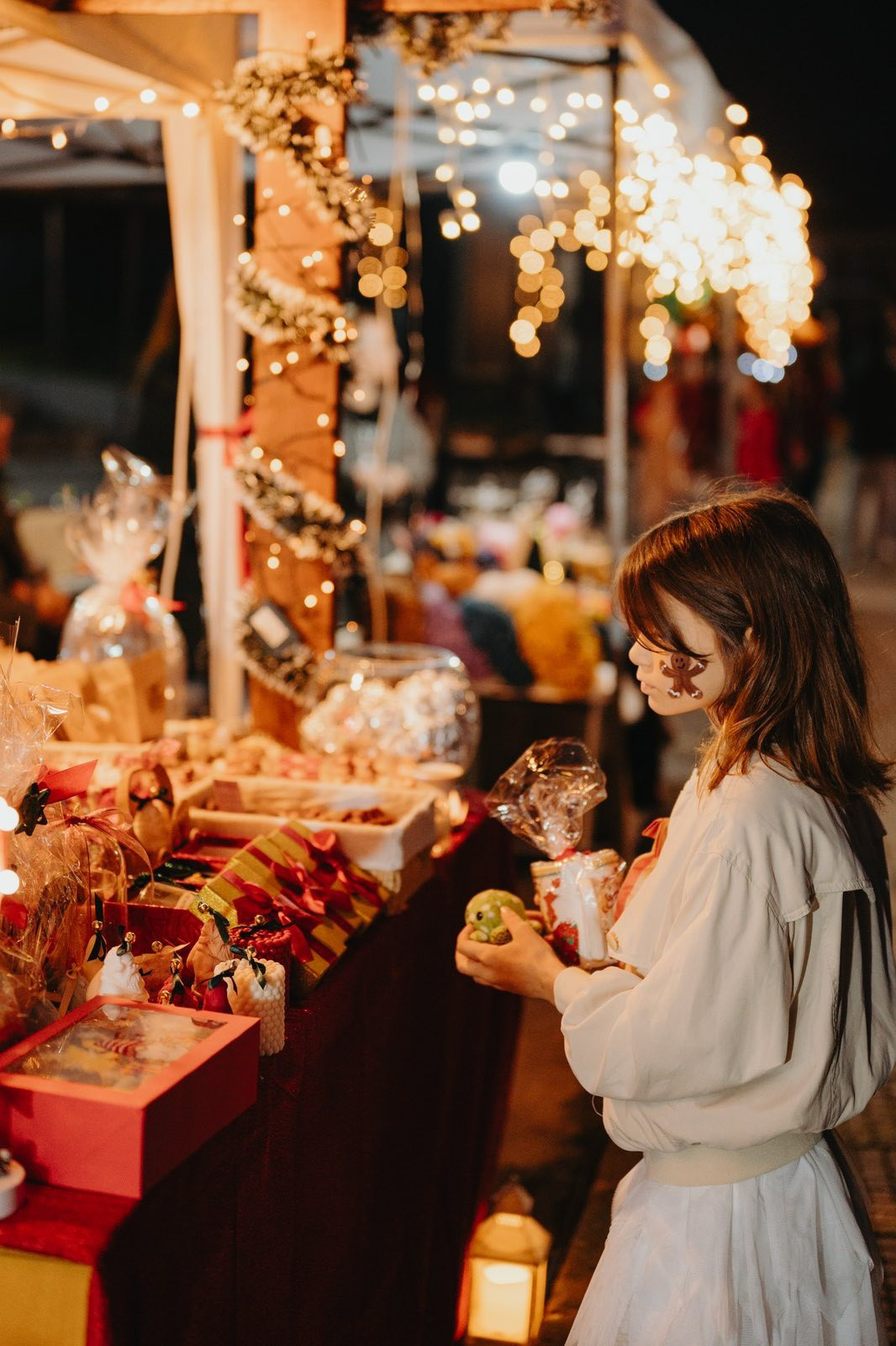 Το φως που ένωσε την Αραβησσό: Μια νύχτα γεμάτη Χριστούγεννα (φωτογραφίες)