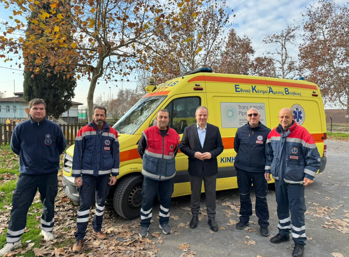 Σε Αστυνομία και ΕΚΑΒ ο Διονύσης Σταμενίτης για ευχές ενόψει των εορτών