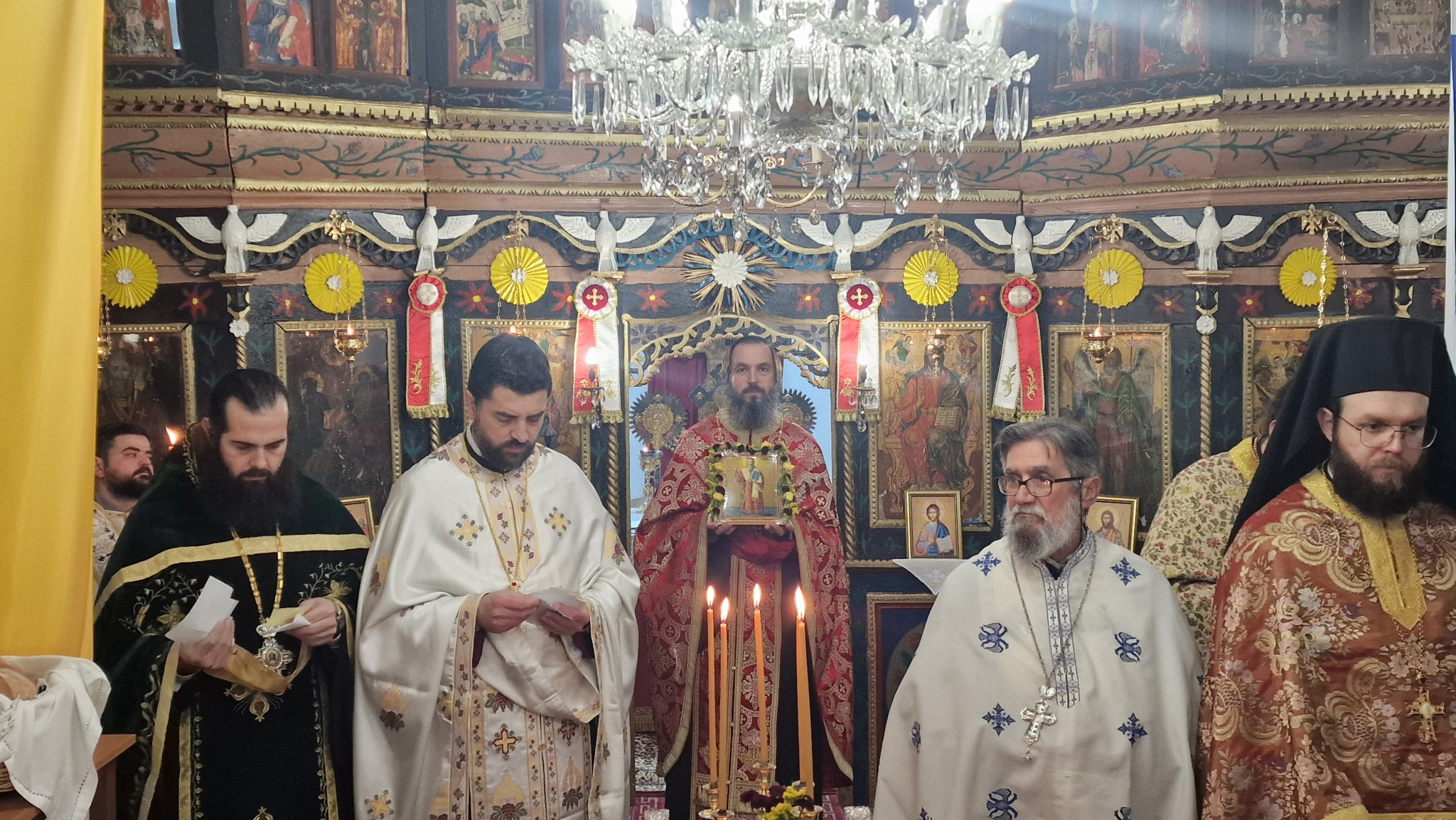 Πανηγυρίζει η Υδραία τον Άγιο Αθανάσιο: Αρχιερατικός Εσπερινός στον παλαιο Ναο