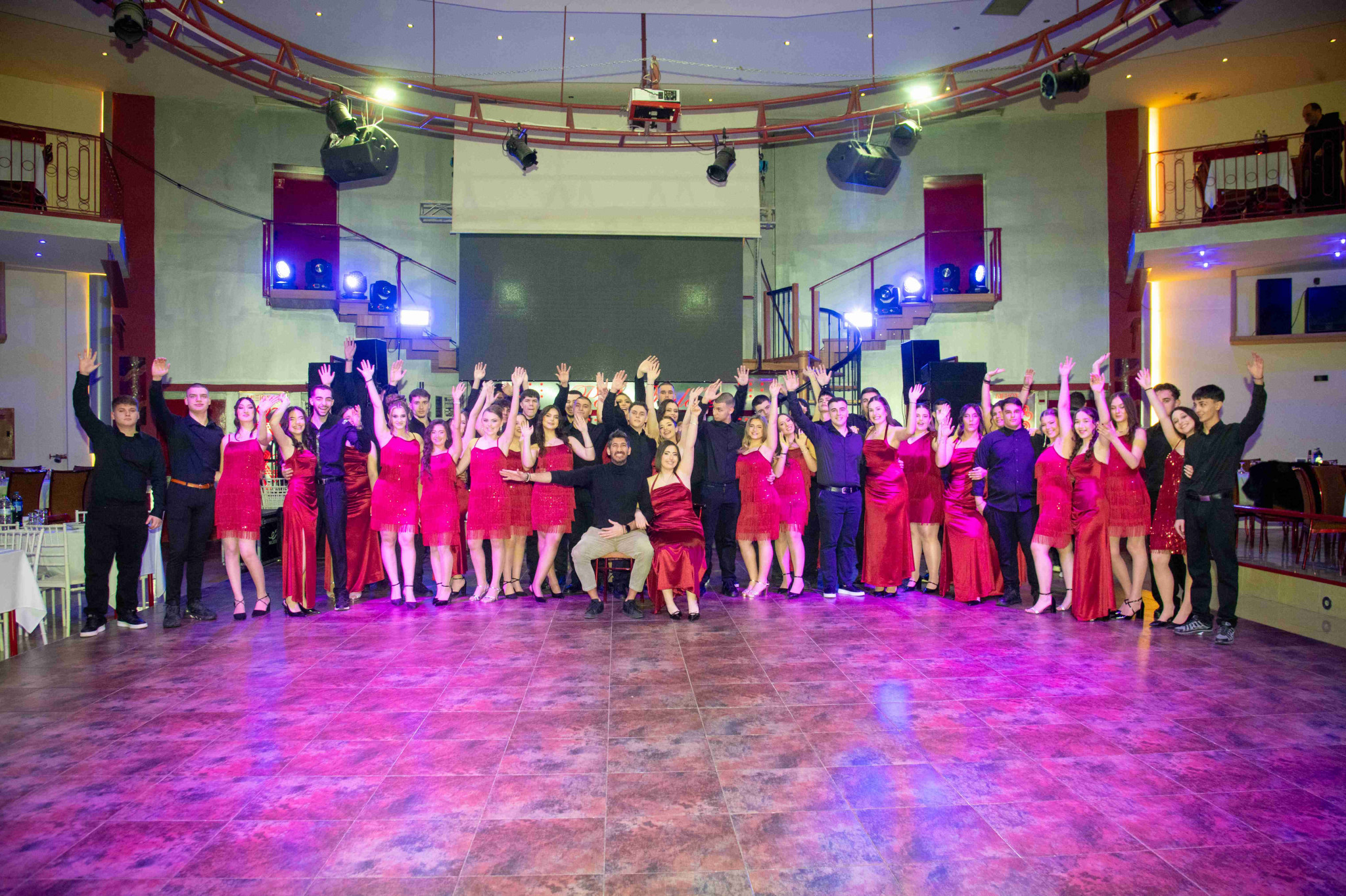 Ετήσιος χορός Λυκείου Σκύδρας: Μια τέλεια βραδιά που τα είχε όλα... διασκέδαση, συναισθήματα, τάγκο αλλά και Τσαχουρίδη