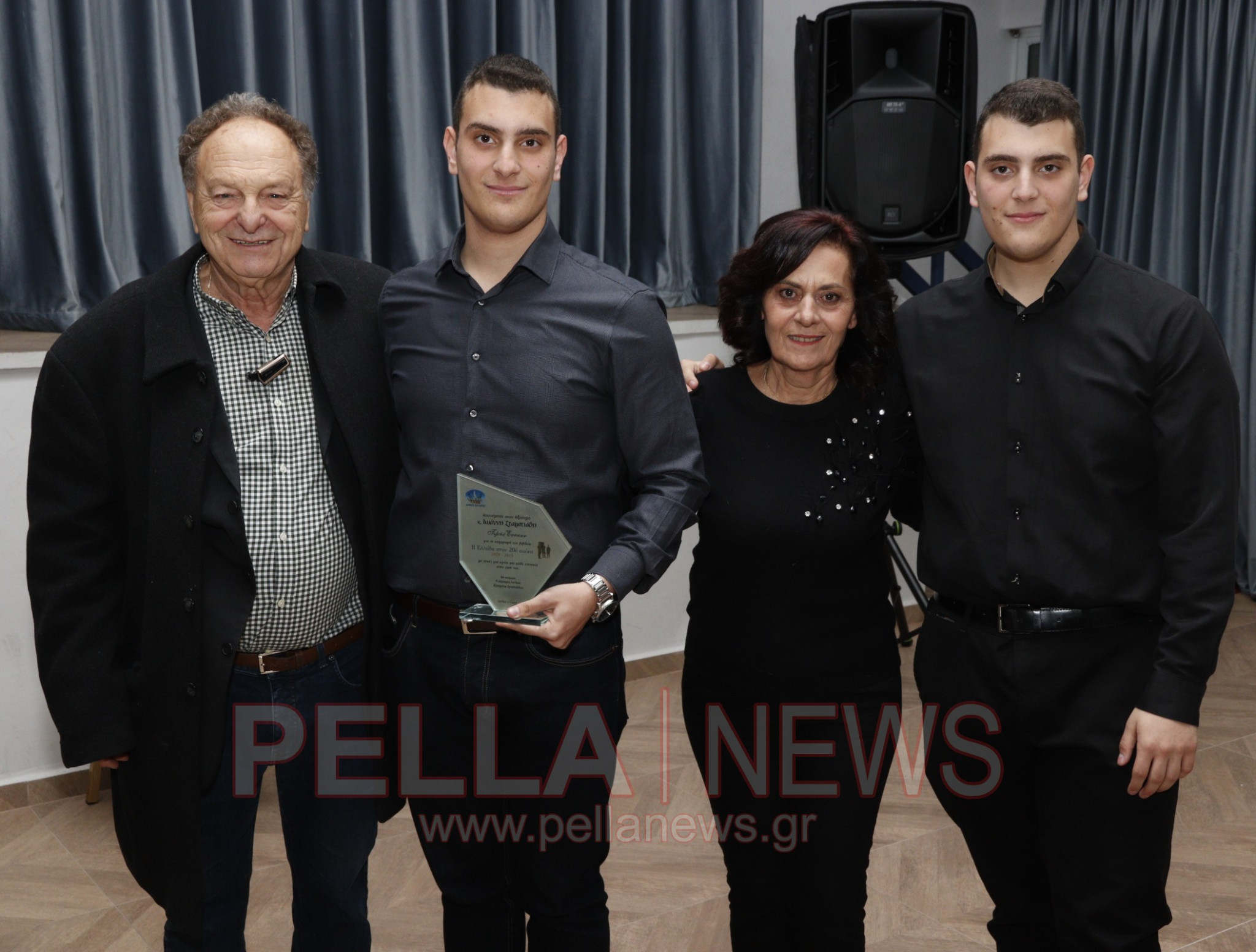 Όταν η Ιστορία συναντά τη νέα γενιά: Η βιβλιοπαρουσίαση του Γιάννη Σταματιάδη στη Σκύδρα (φωτογραφίες/βίντεο)