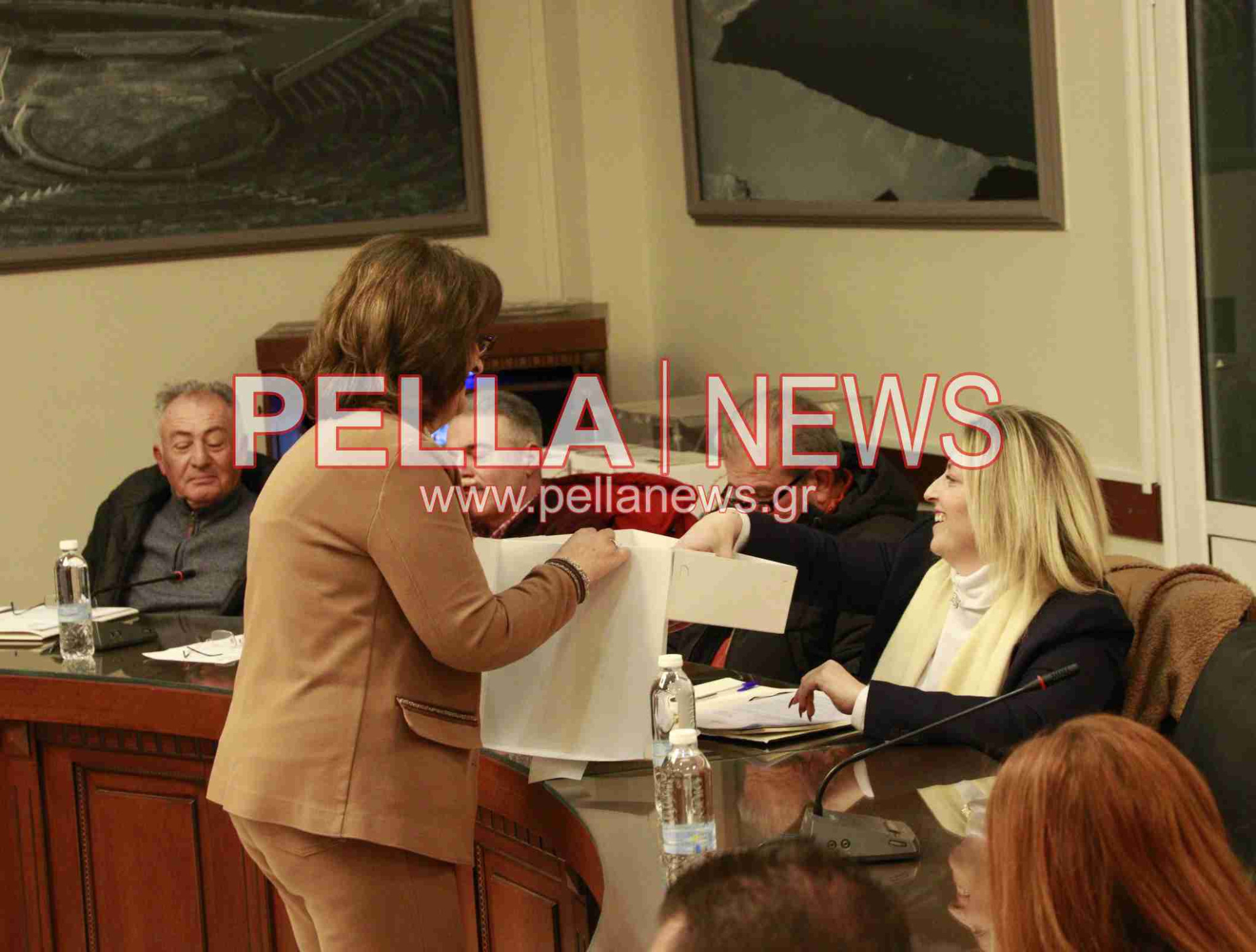 Δημοτικό Συμβούλιο Σκύδρας: Χωρίς παπάδες το ξεκίνημα της χρονιάς, η προεδρία το δώρο στον Χατζηγιαννίδη, αδέσποτο για τον Σουμελίδη και η "γουρλού" Δημητριάδου