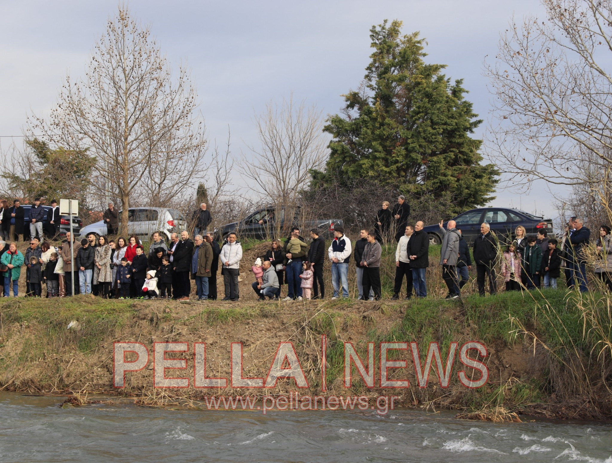 Με λαμπρότητα ο Αγιασμός των Υδάτων στη Σκύδρα