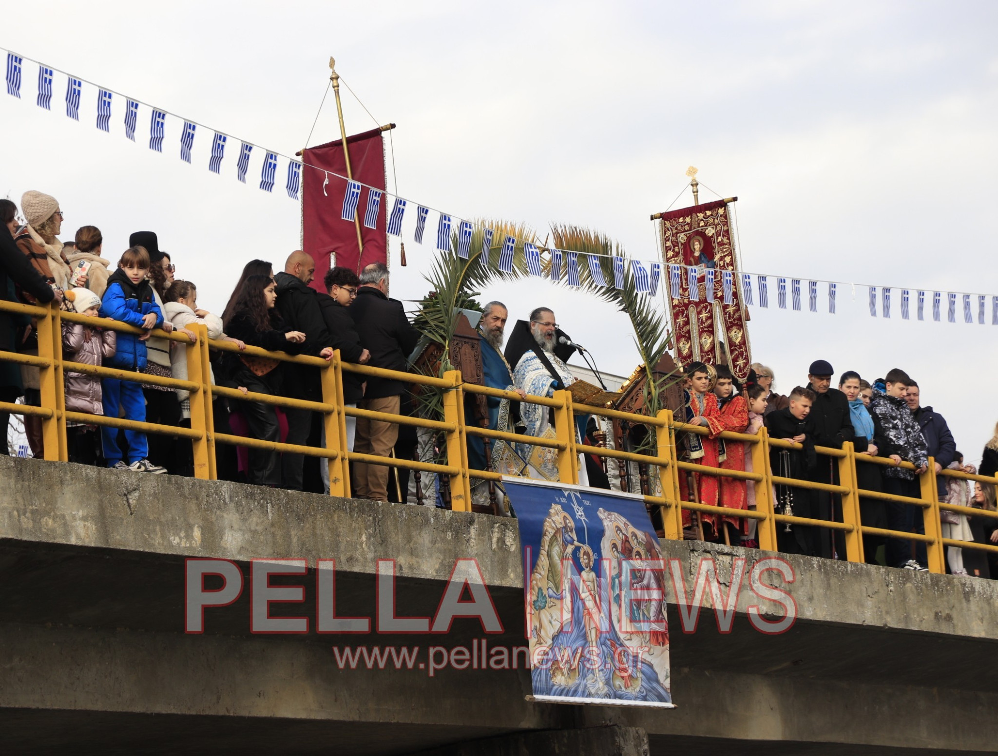 Με λαμπρότητα ο Αγιασμός των Υδάτων στη Σκύδρα