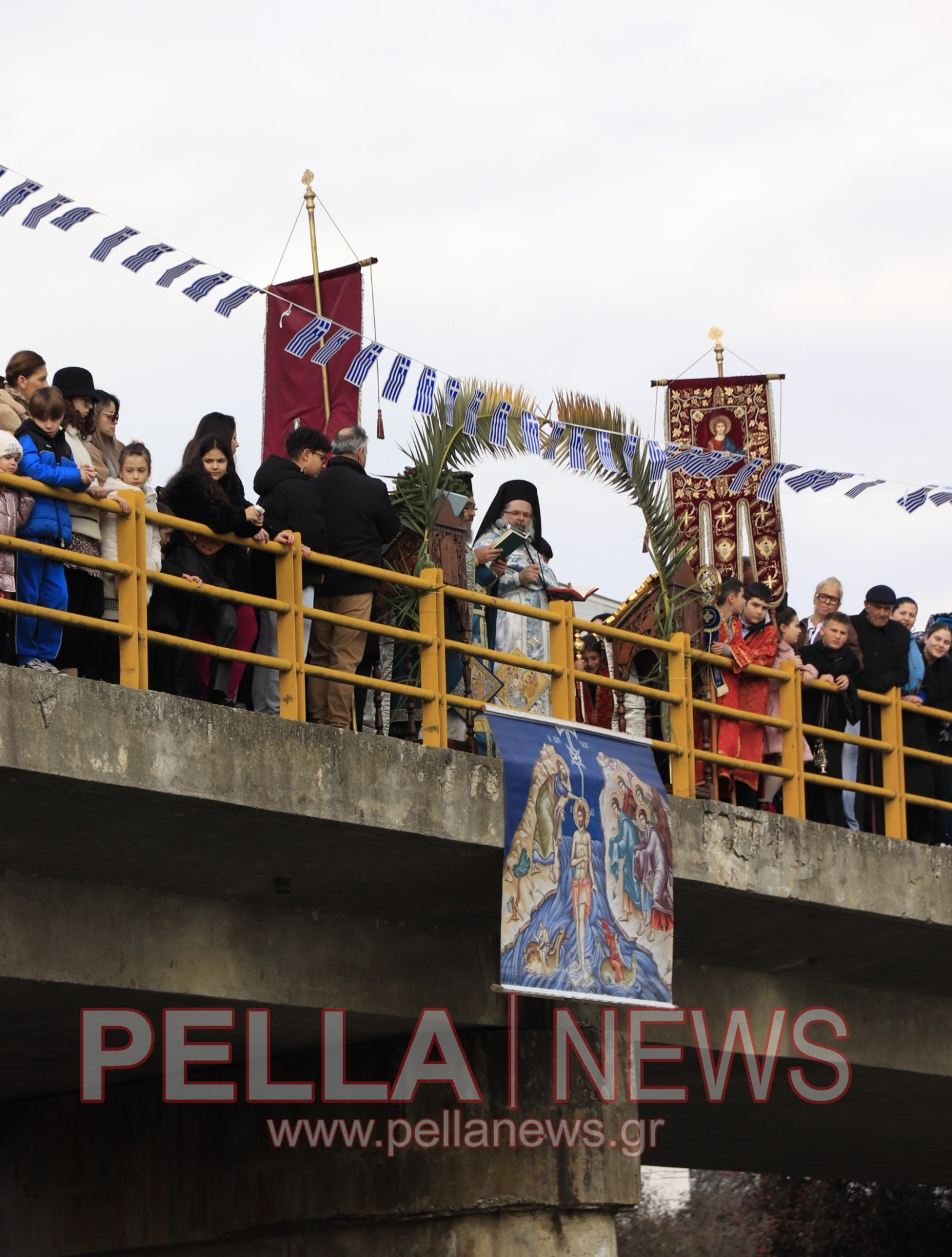 Με λαμπρότητα ο Αγιασμός των Υδάτων στη Σκύδρα