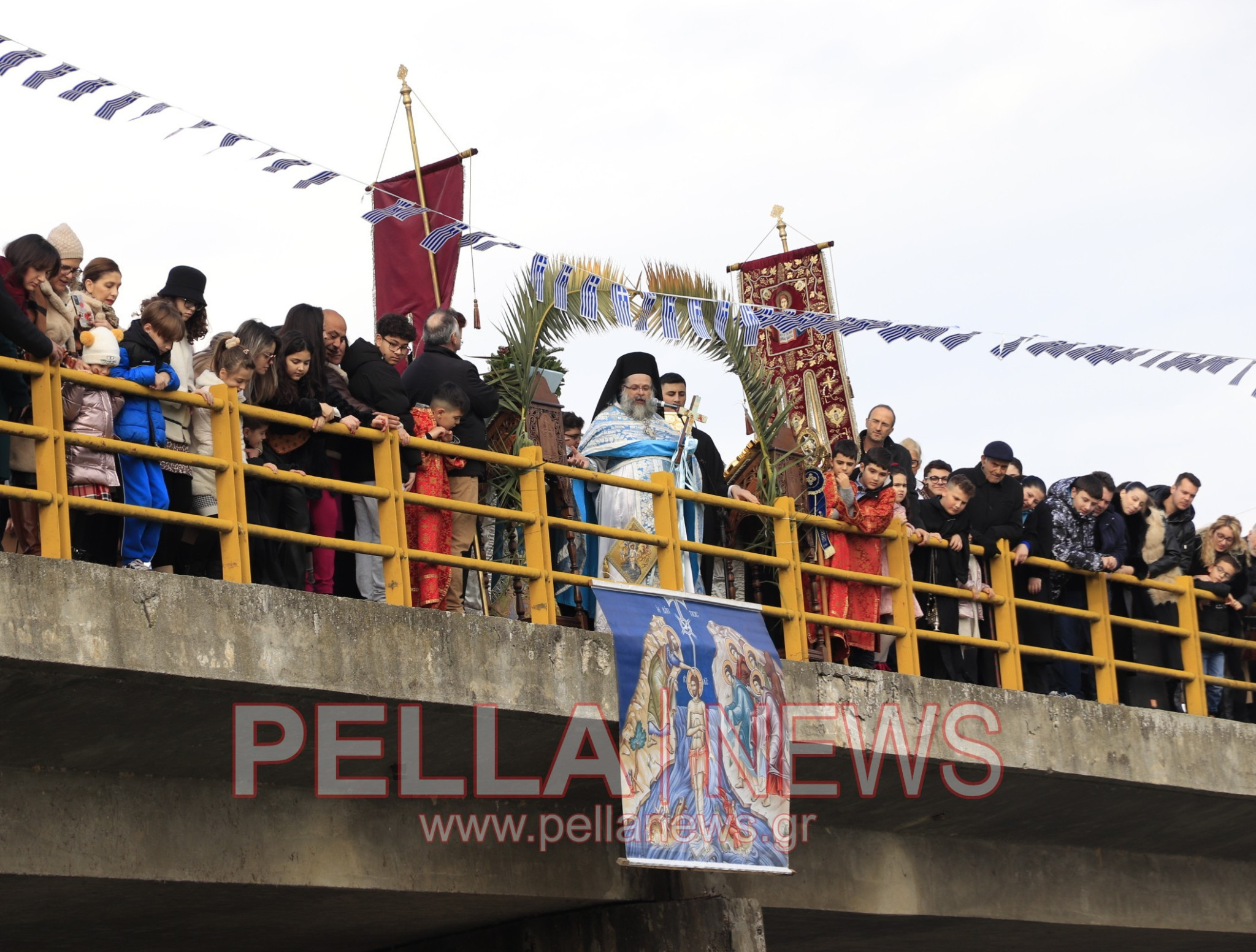 Με λαμπρότητα ο Αγιασμός των Υδάτων στη Σκύδρα