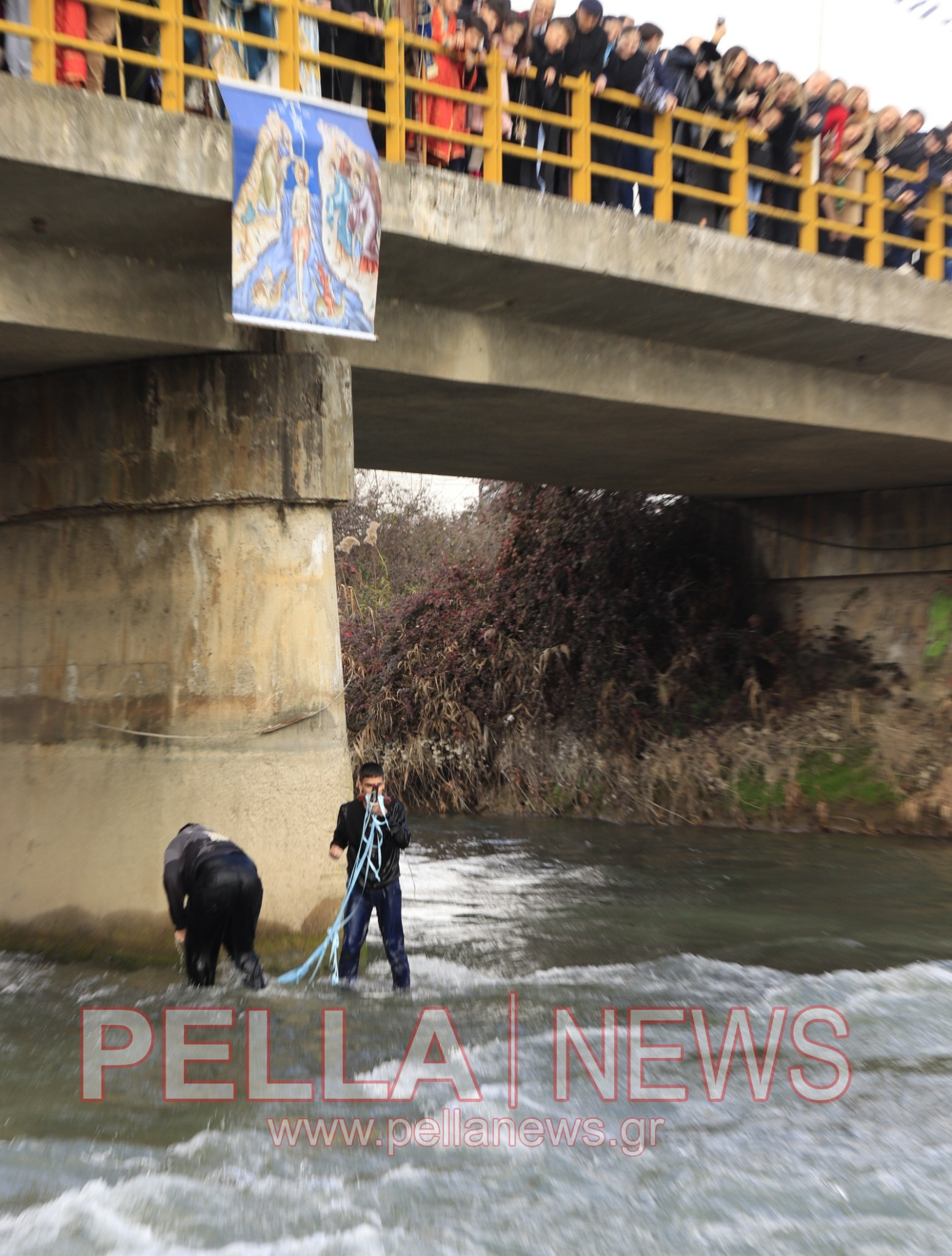 Με λαμπρότητα ο Αγιασμός των Υδάτων στη Σκύδρα