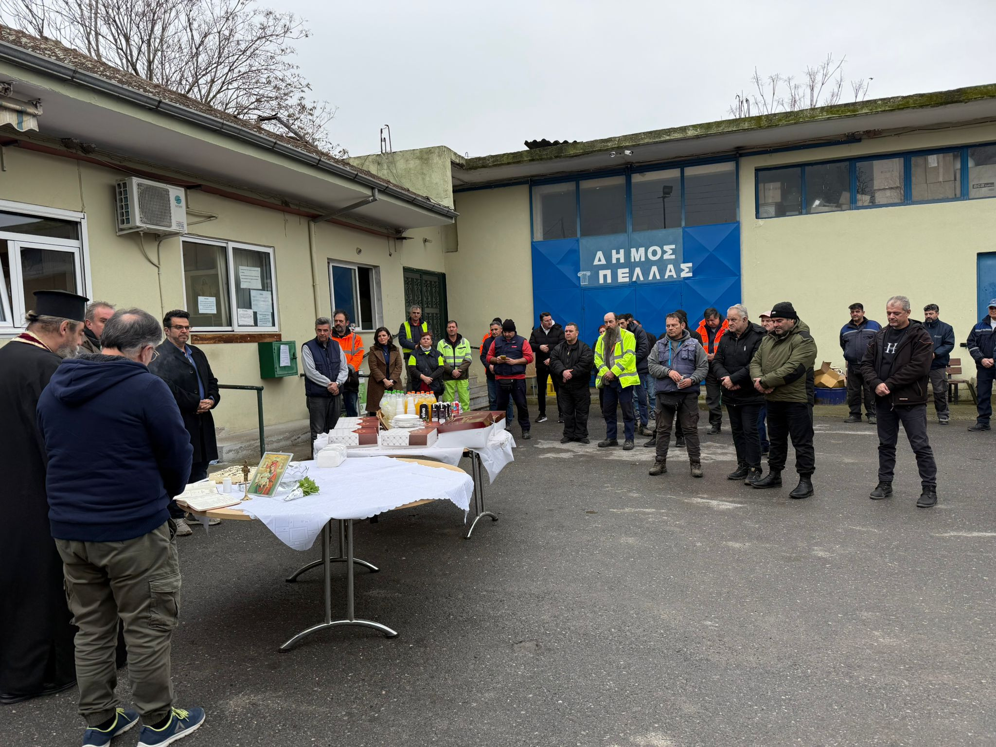 Κοπή πίτας στην Αντιδημαρχία Καθαριότητας, Περιβάλλοντος και Πρασίνου Δήμου Πέλλας