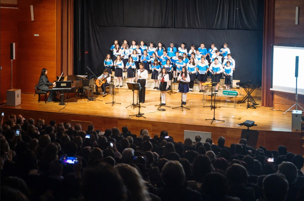 Τιμή στους Τρεις Ιεράρχες από το 3ο Δημοτικό Σχολείο Παλλήνης, παρουσία του Προέδρου της ΝΙΚΗΣ