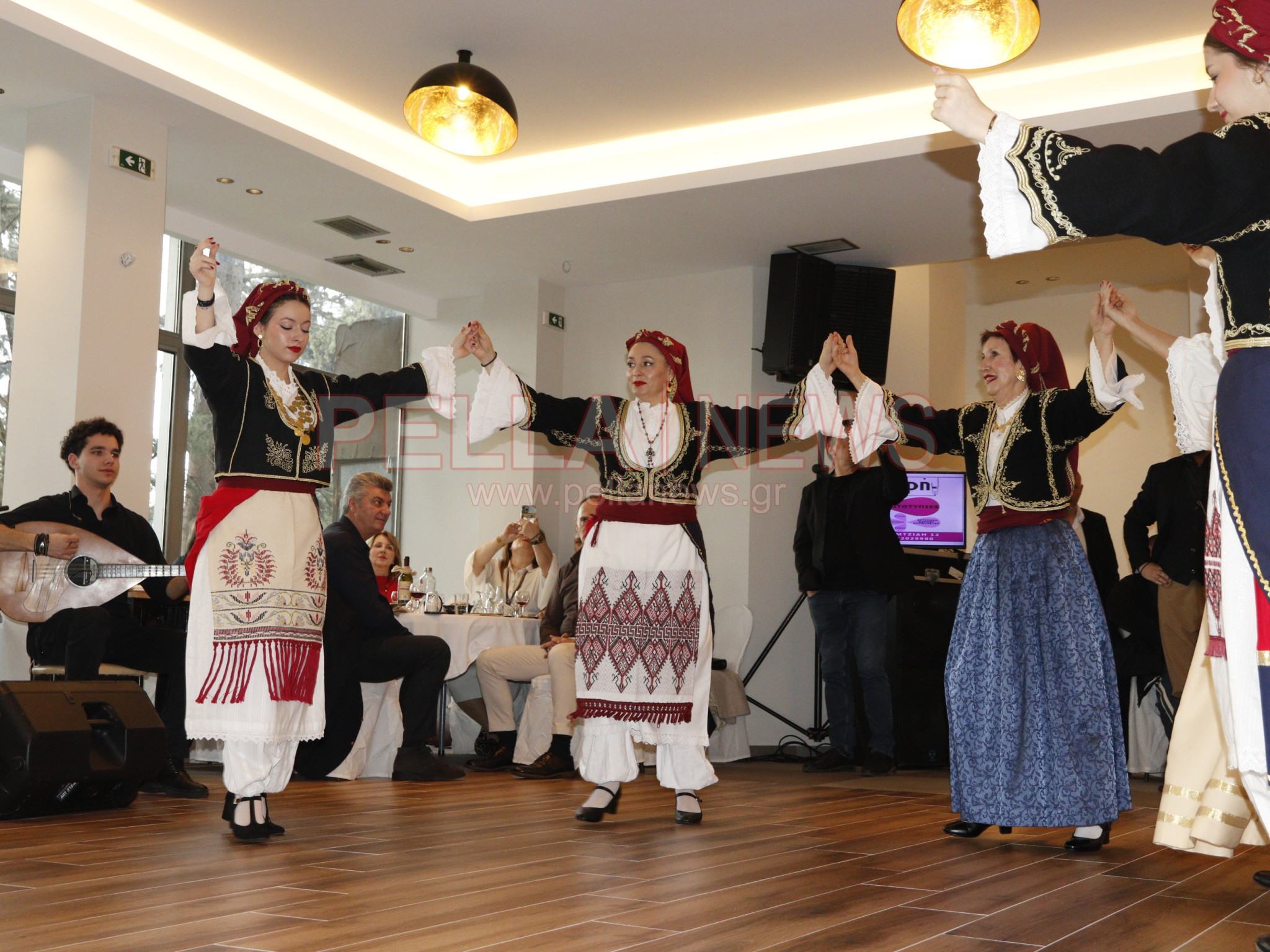 Μια βραδιά γεμάτη Κρήτη: Απόλυτη επιτυχία στον ετήσιο χορό των «ΜΗΝΩΙΤΩΝ» (φωτογραφίες/βιντεο)