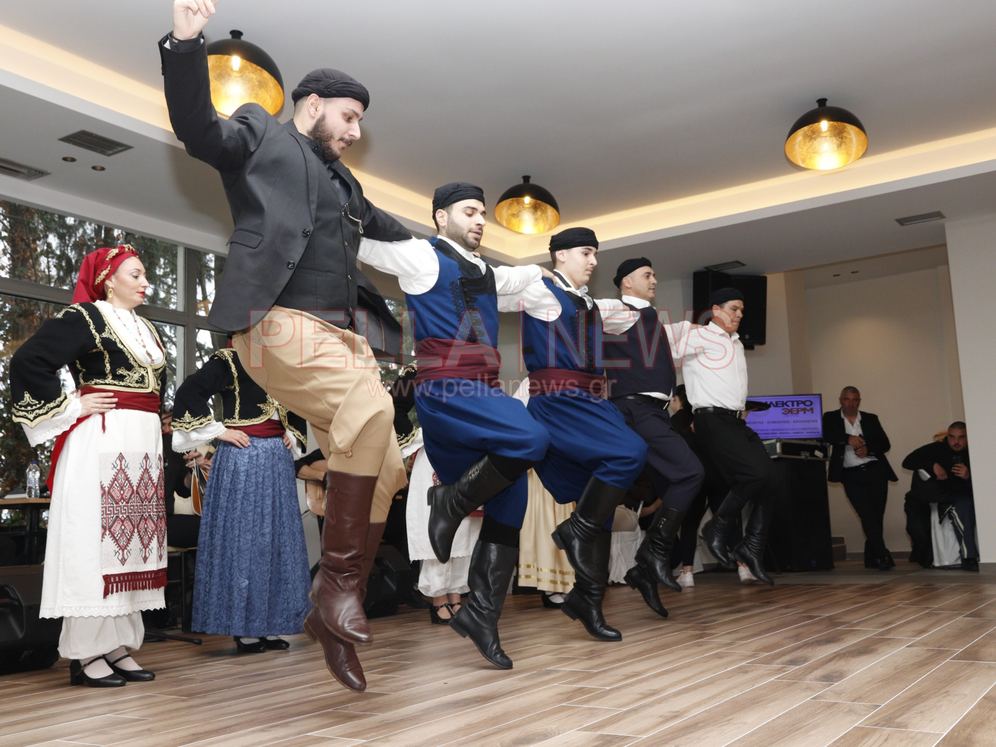 Μια βραδιά γεμάτη Κρήτη: Απόλυτη επιτυχία στον ετήσιο χορό των «ΜΗΝΩΙΤΩΝ» (φωτογραφίες/βιντεο)