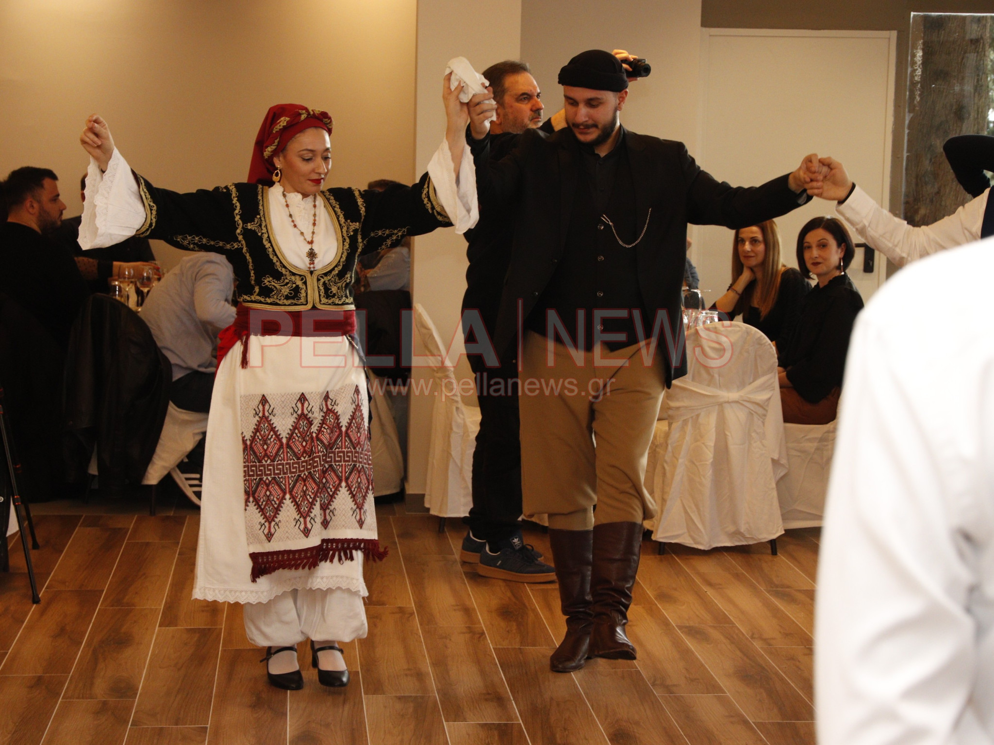 Μια βραδιά γεμάτη Κρήτη: Απόλυτη επιτυχία στον ετήσιο χορό των «ΜΗΝΩΙΤΩΝ» (φωτογραφίες/βιντεο)