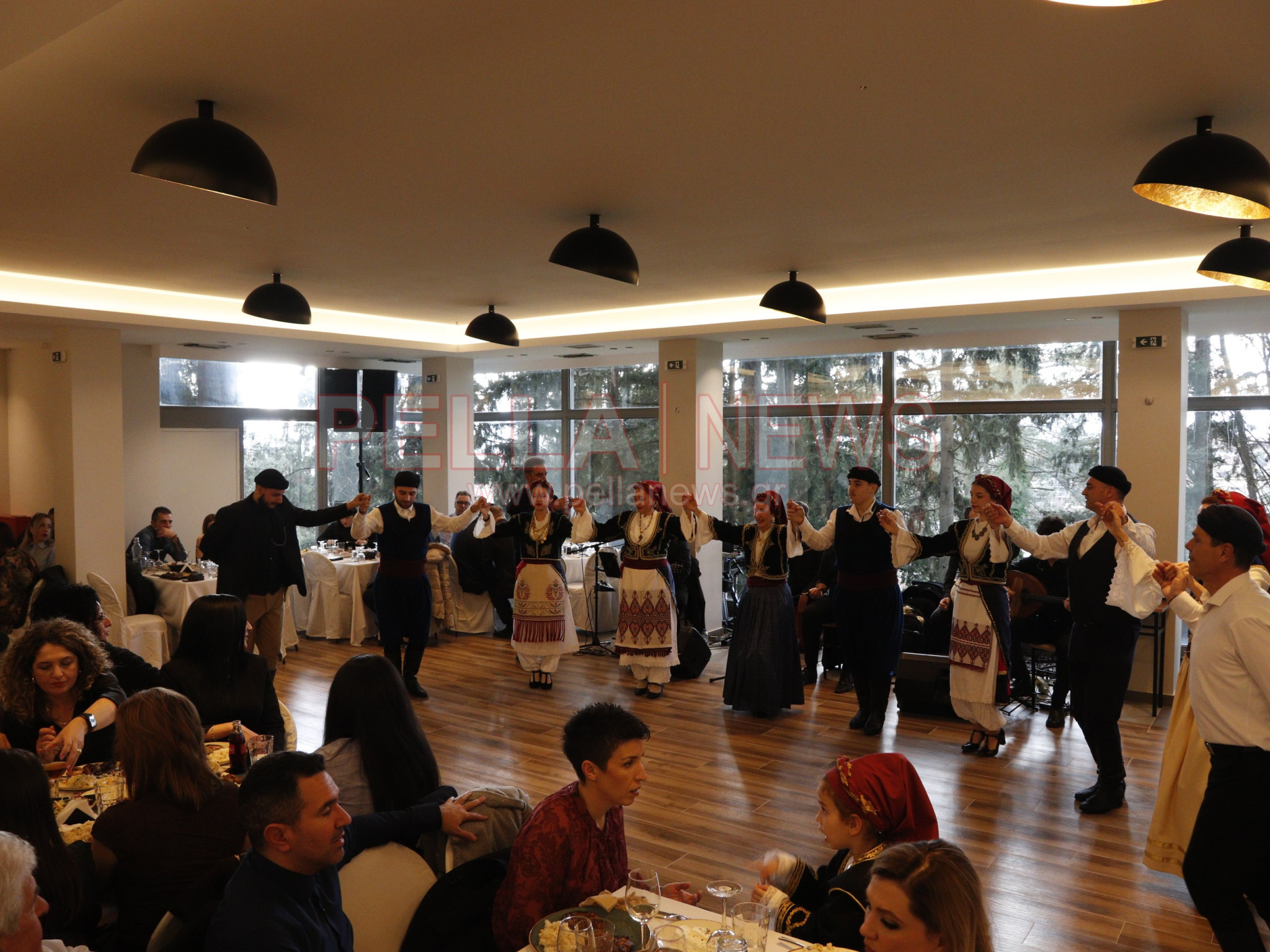 Μια βραδιά γεμάτη Κρήτη: Απόλυτη επιτυχία στον ετήσιο χορό των «ΜΗΝΩΙΤΩΝ» (φωτογραφίες/βιντεο)