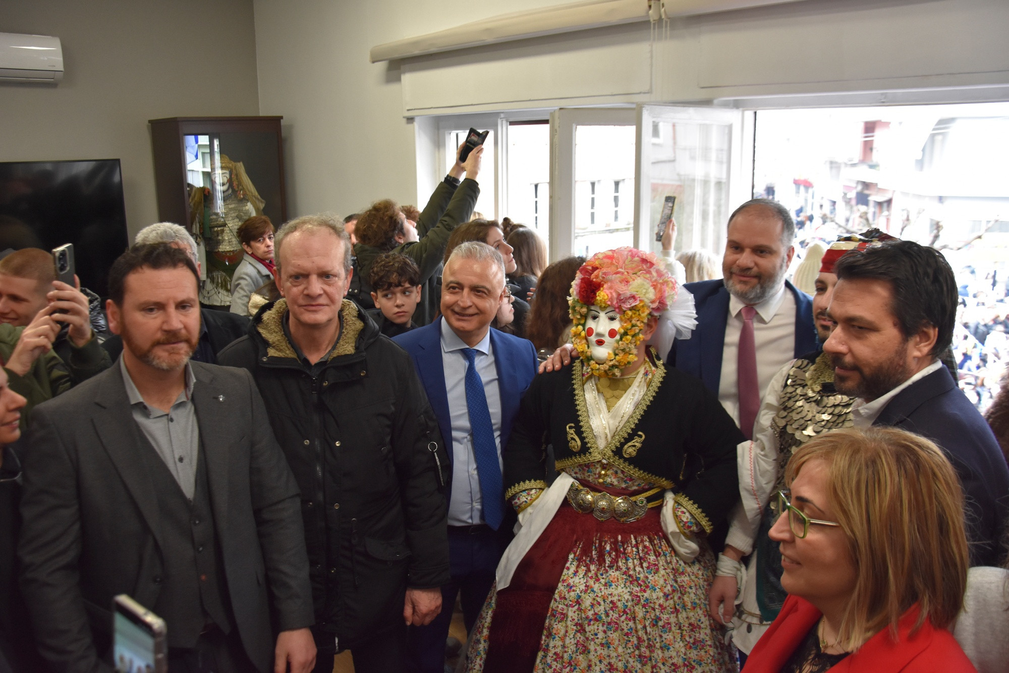 Ξεκίνησε στη Νάουσα το μοναδικό δρώμενο «Γενίτσαροι και Μπούλες»